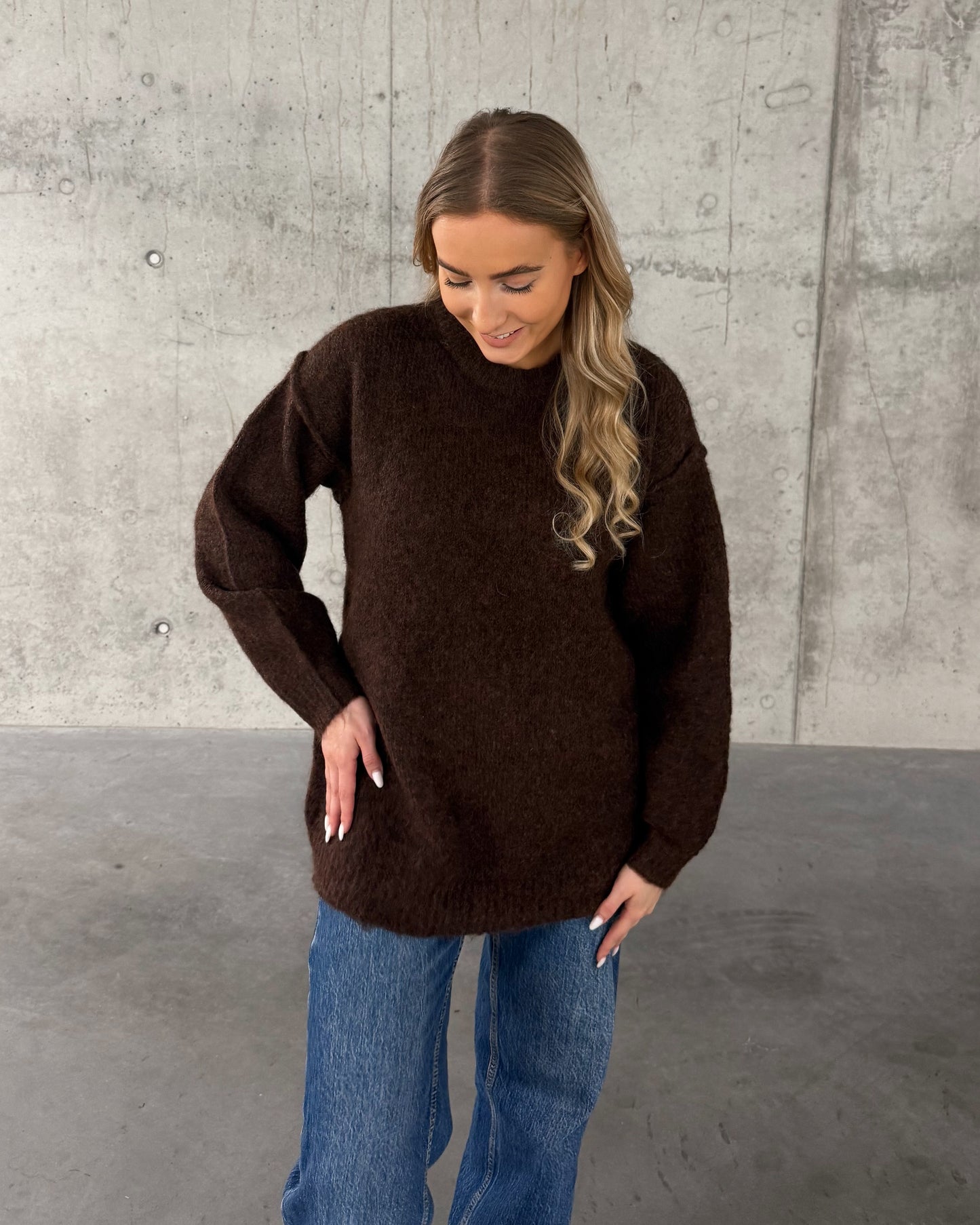 Rudos spalvos megztukas BEAR