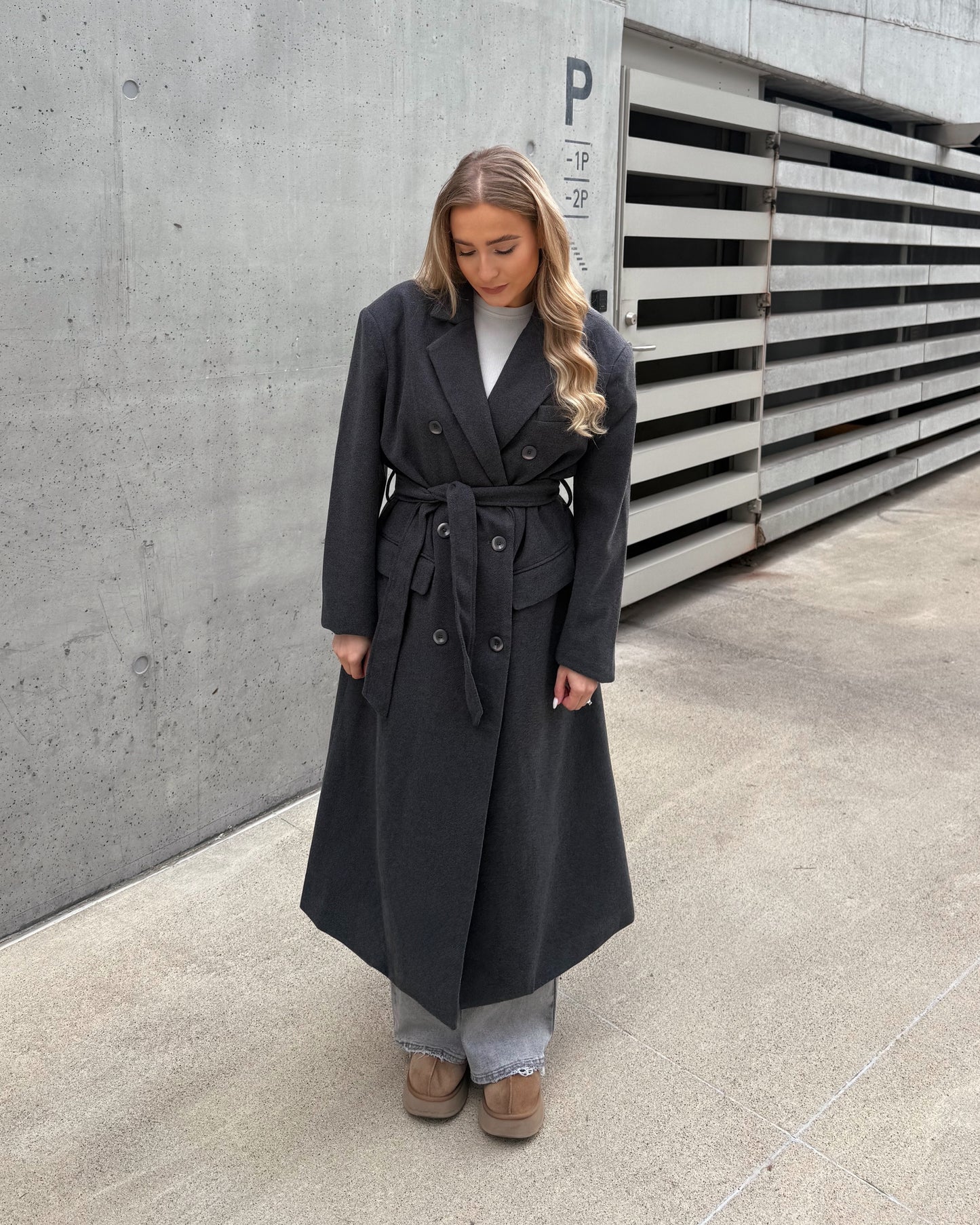 Pilkas paltas CLASSY