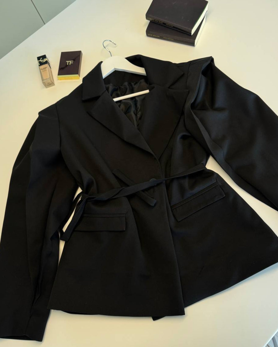 Juodas švarkas ELLE