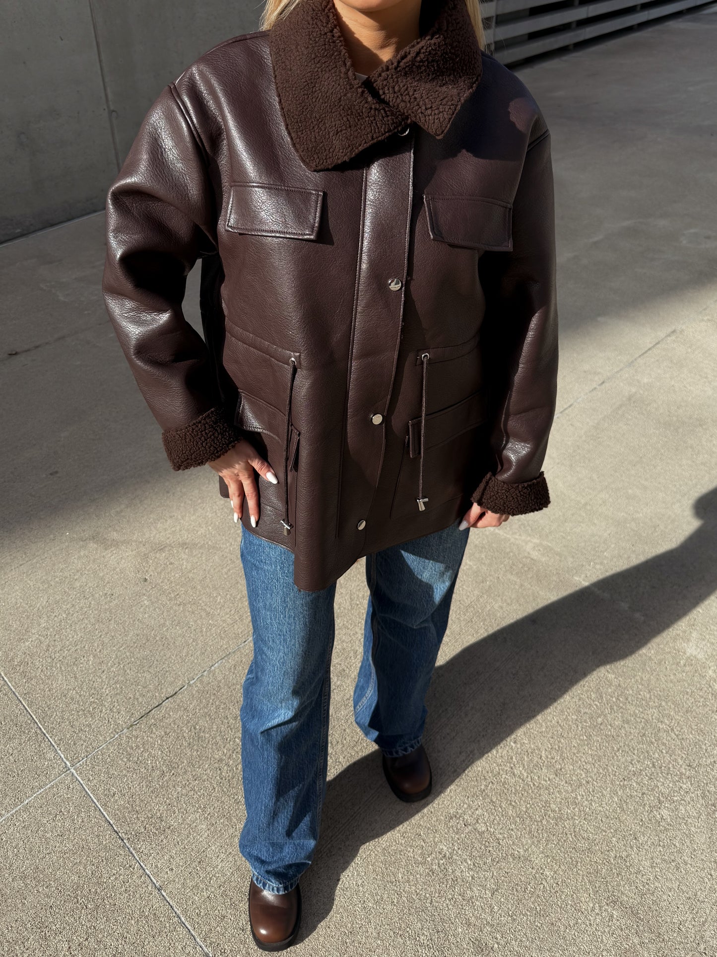 Eko odos striukė su kailiuku BRUNO