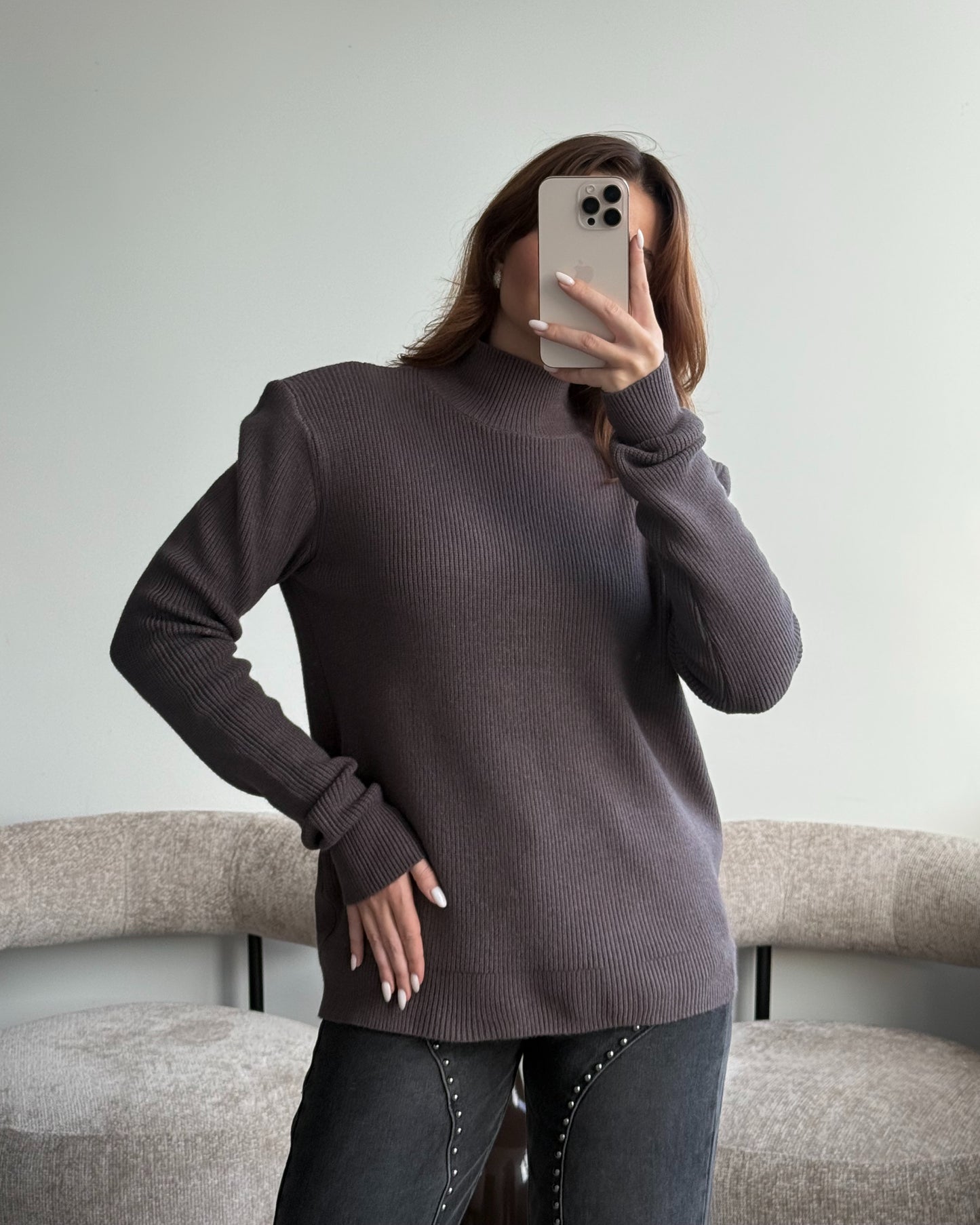 Pilkas megztukas su petukais GRAPHITE