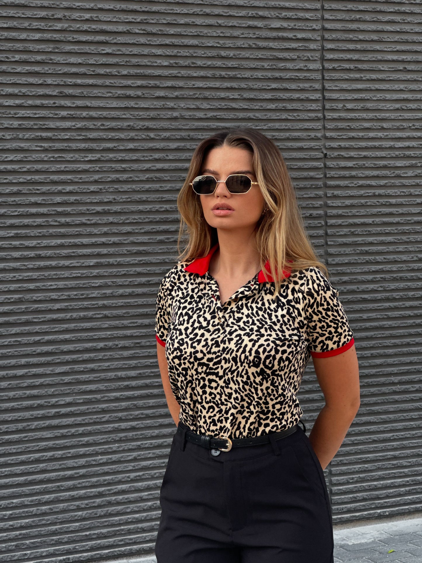 Leopardo rašto marškinėliai