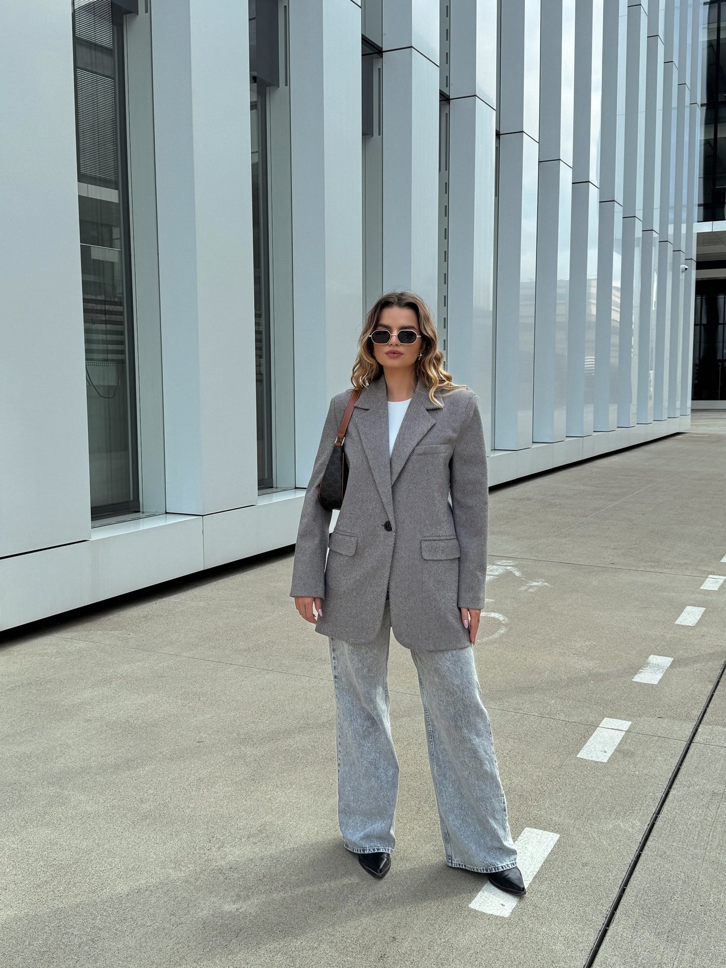 Premium kokybės švarkas (rusvas)