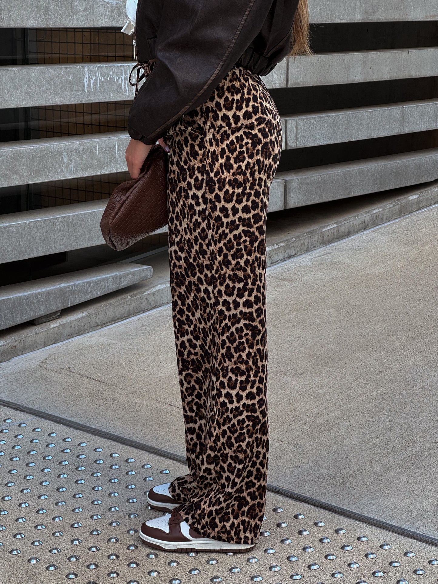 Leopardo rašto kelnės