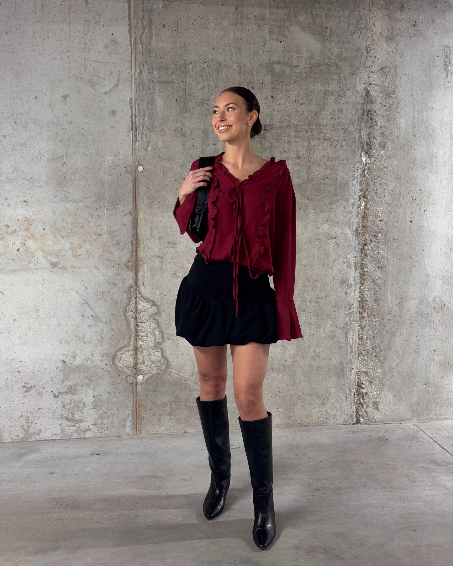 Bordo palaidinė su raukinukais