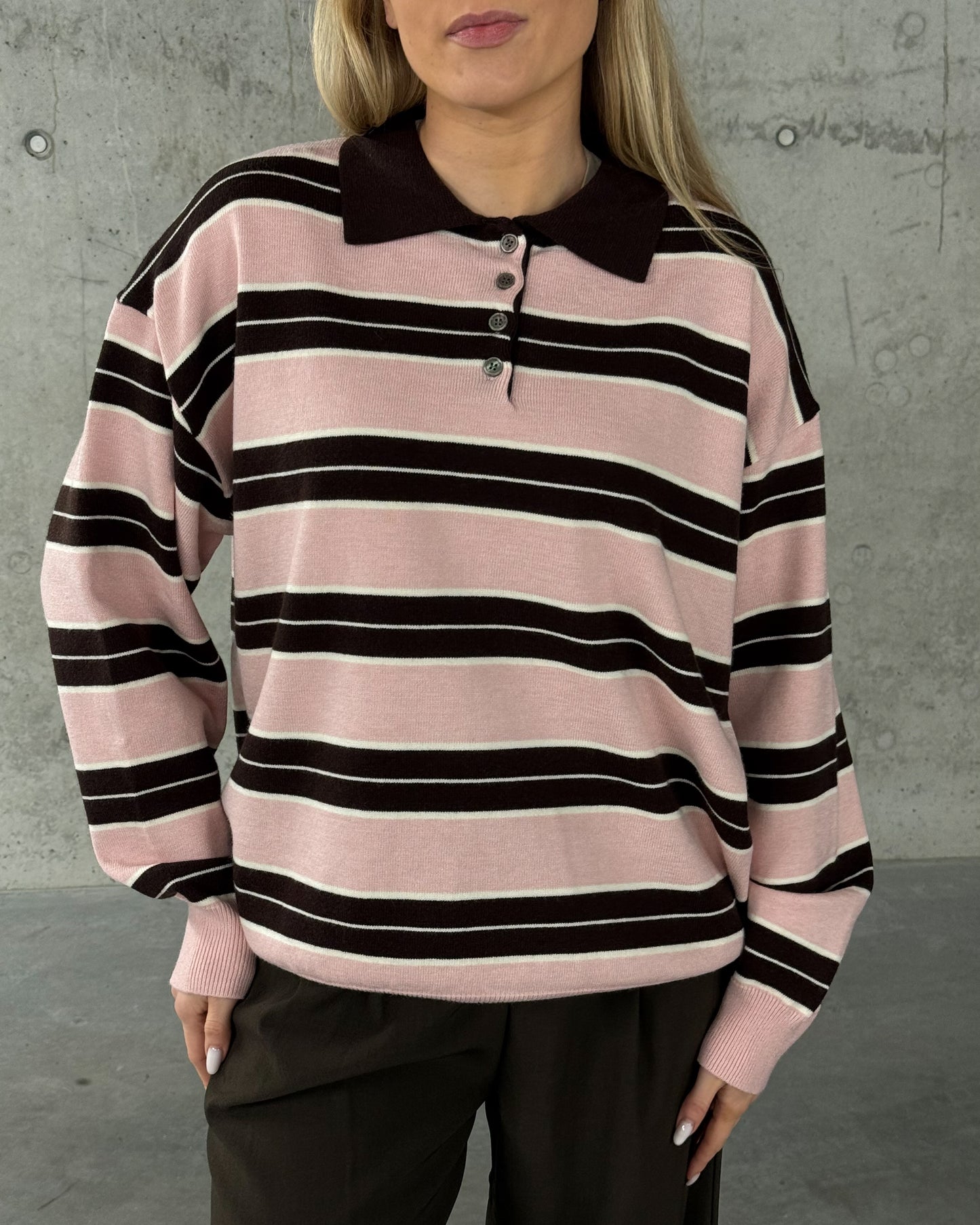 Dryžuotas megztukas BLOOM