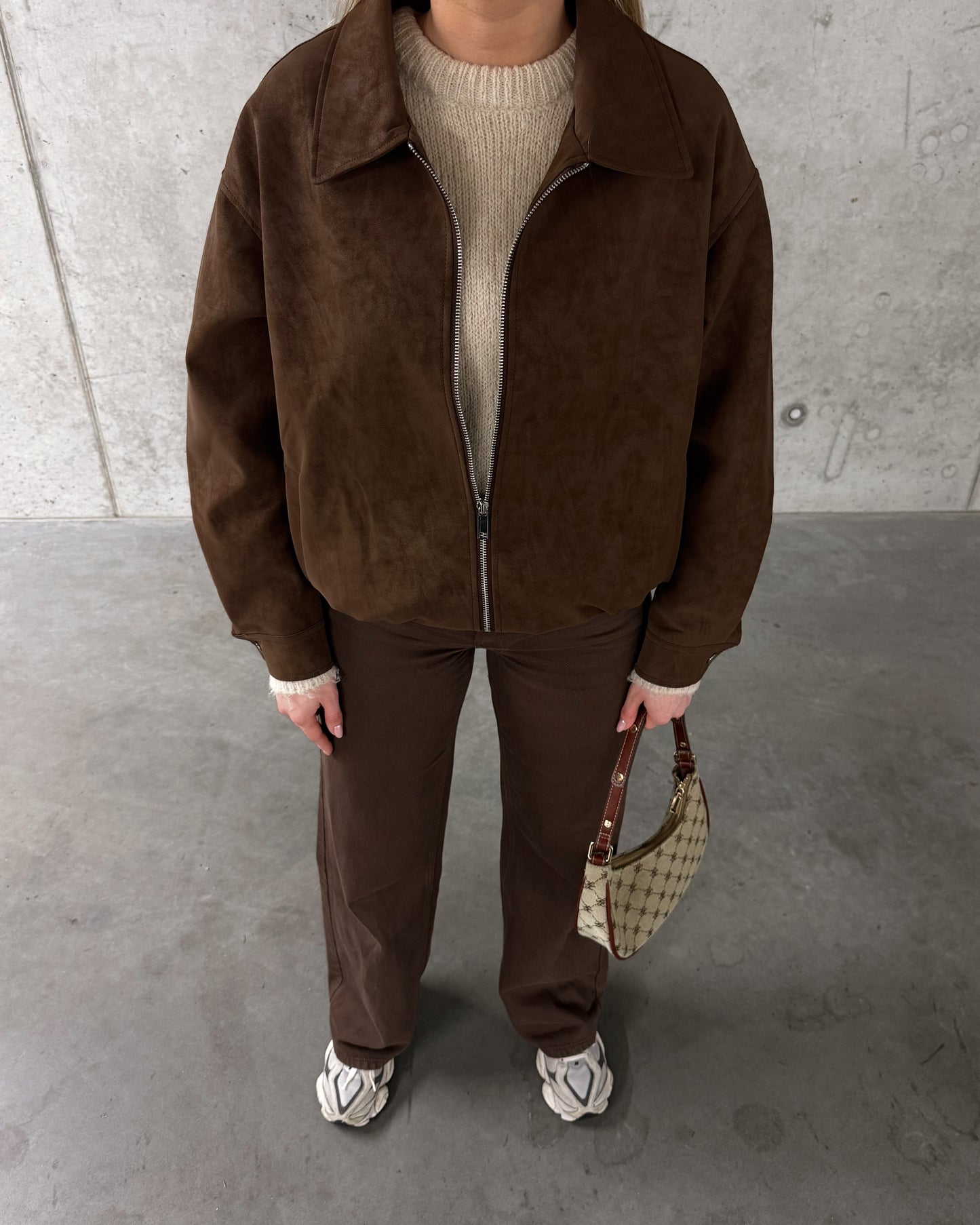 Rudos spalvos švarkelis