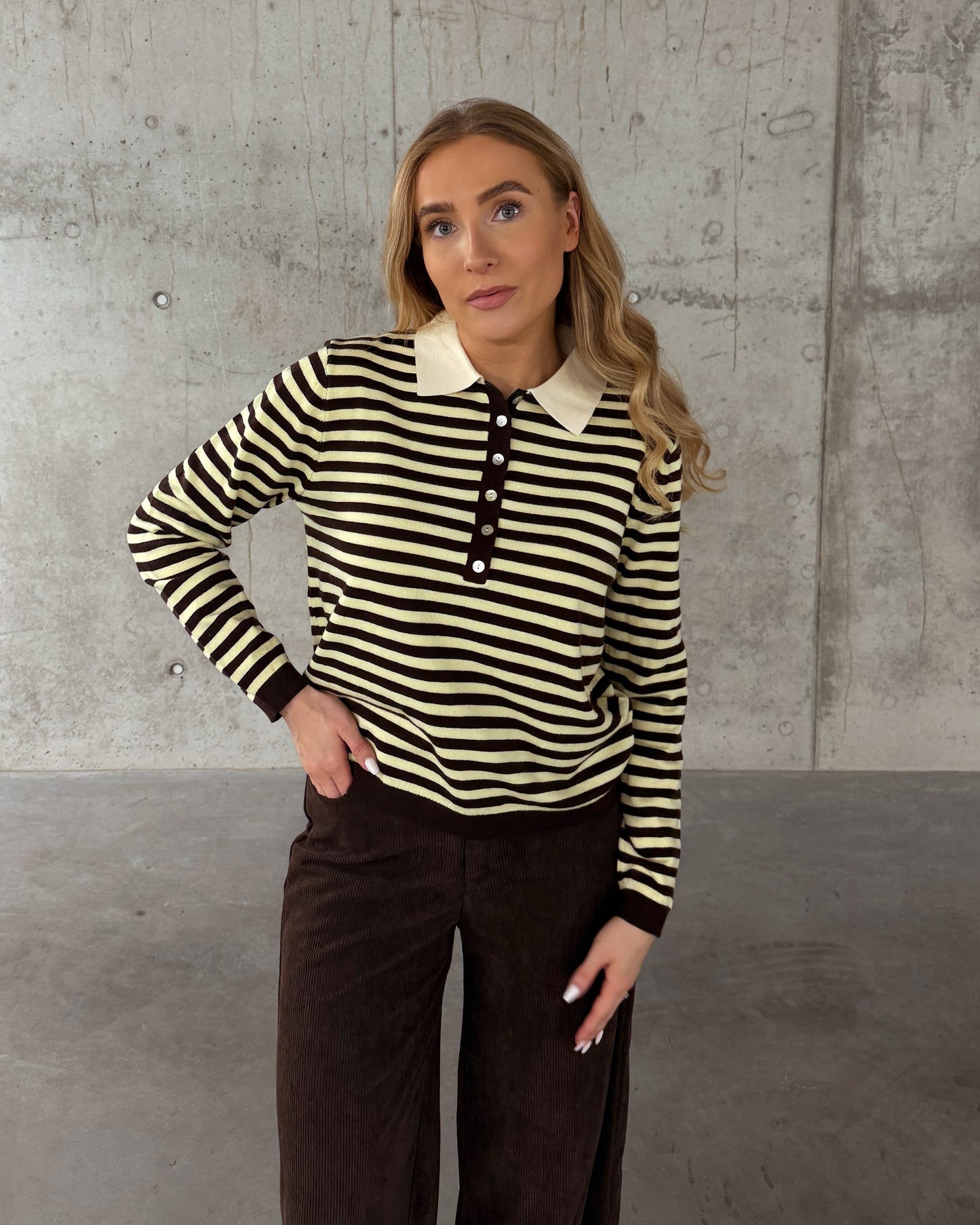 Gelsvas dryžuotas megztukas NOOR