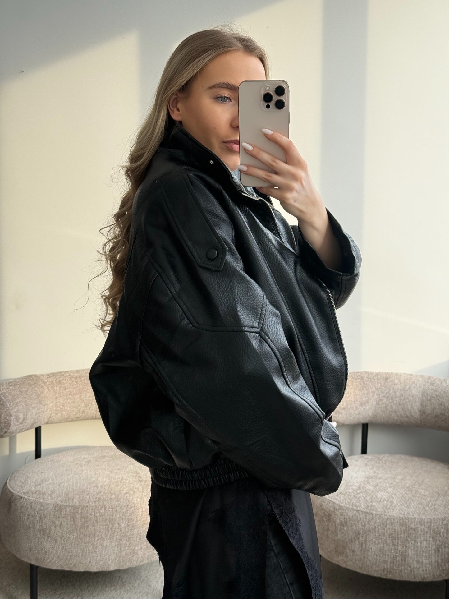 Juoda eko odos striukė ICON