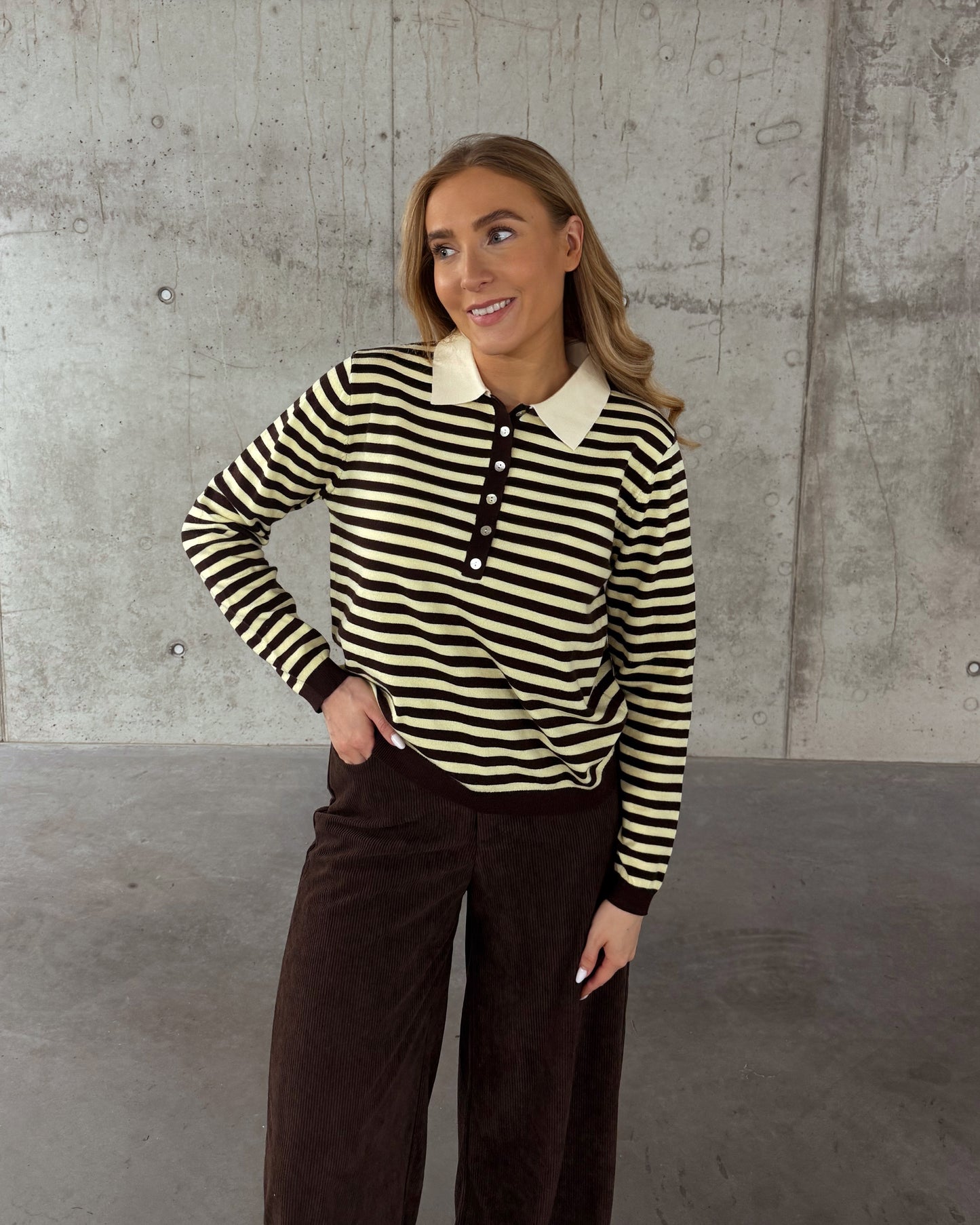 Gelsvas dryžuotas megztukas NOOR