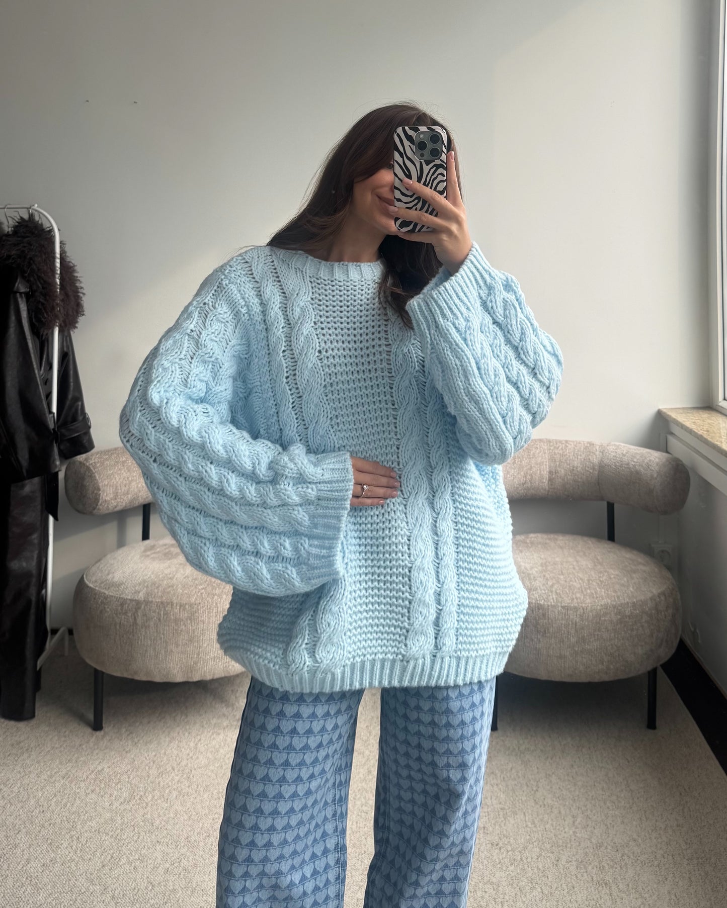 Melsvas megztinis SOFTIE