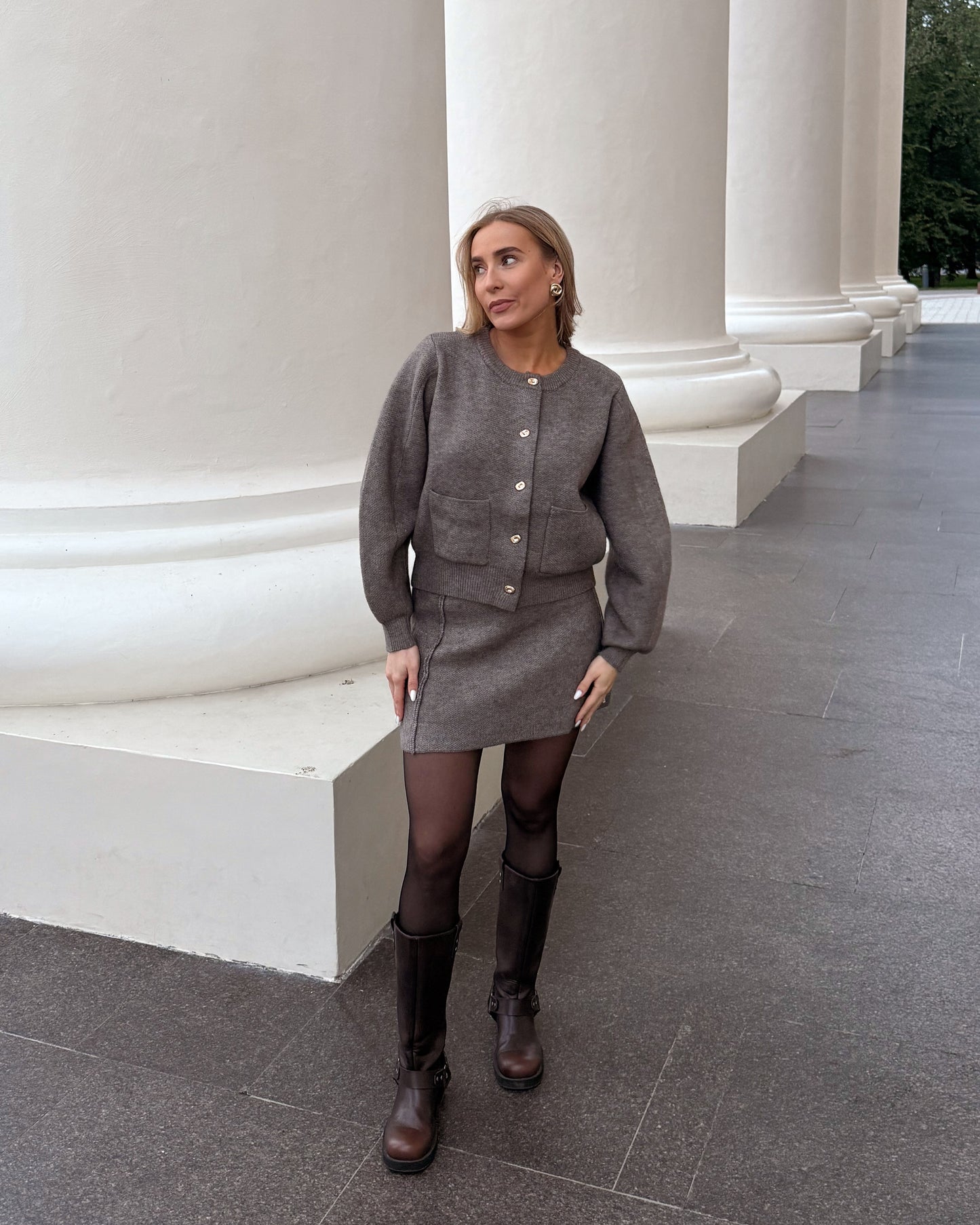 Kostiumėlis su sijonu ARIA