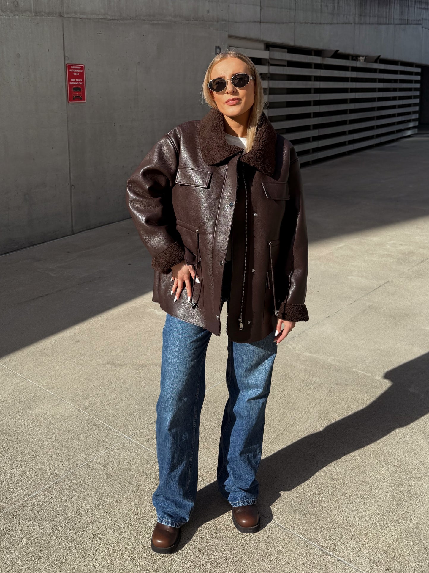 Eko odos striukė su kailiuku BRUNO