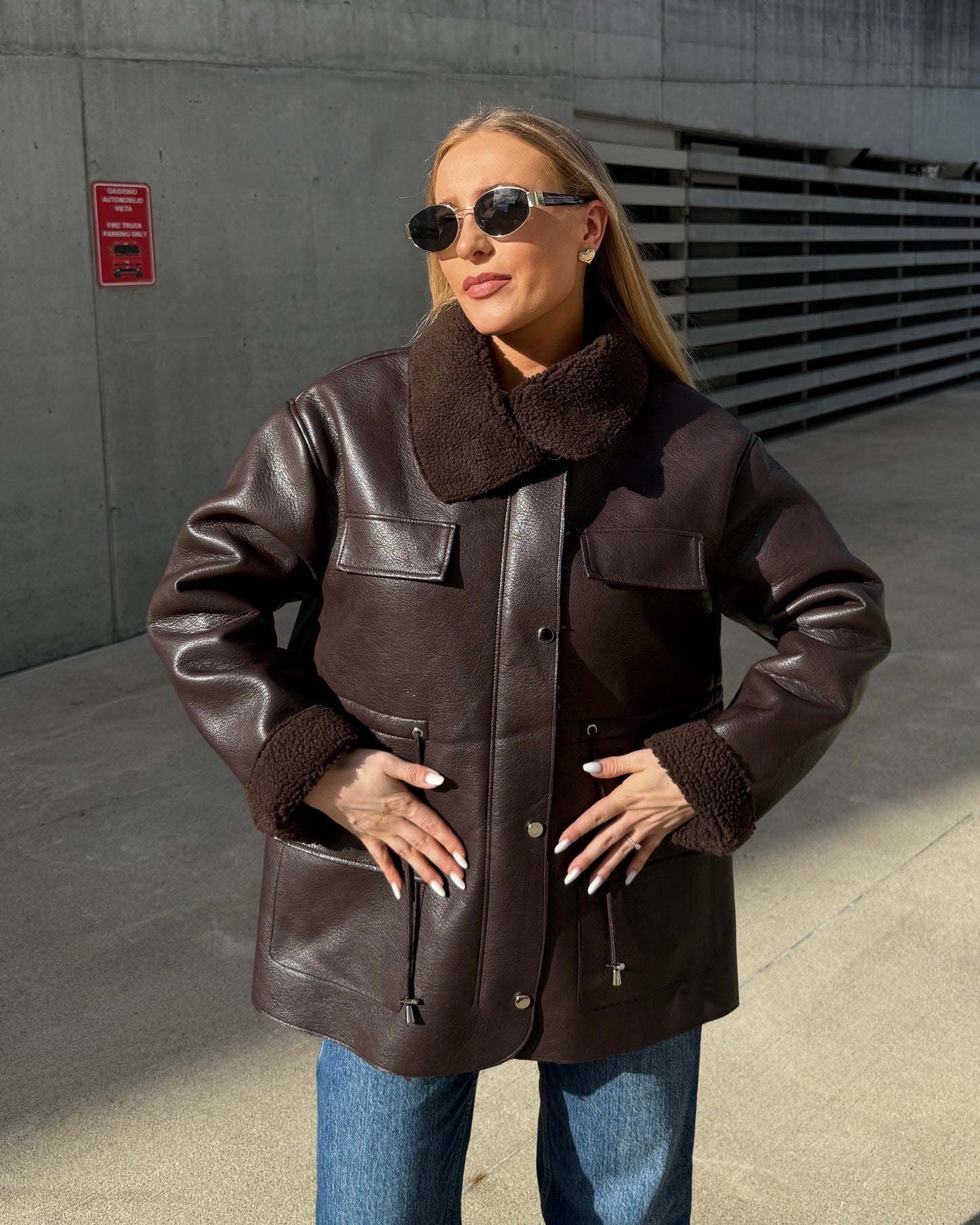 Eko odos striukė su kailiuku BRUNO