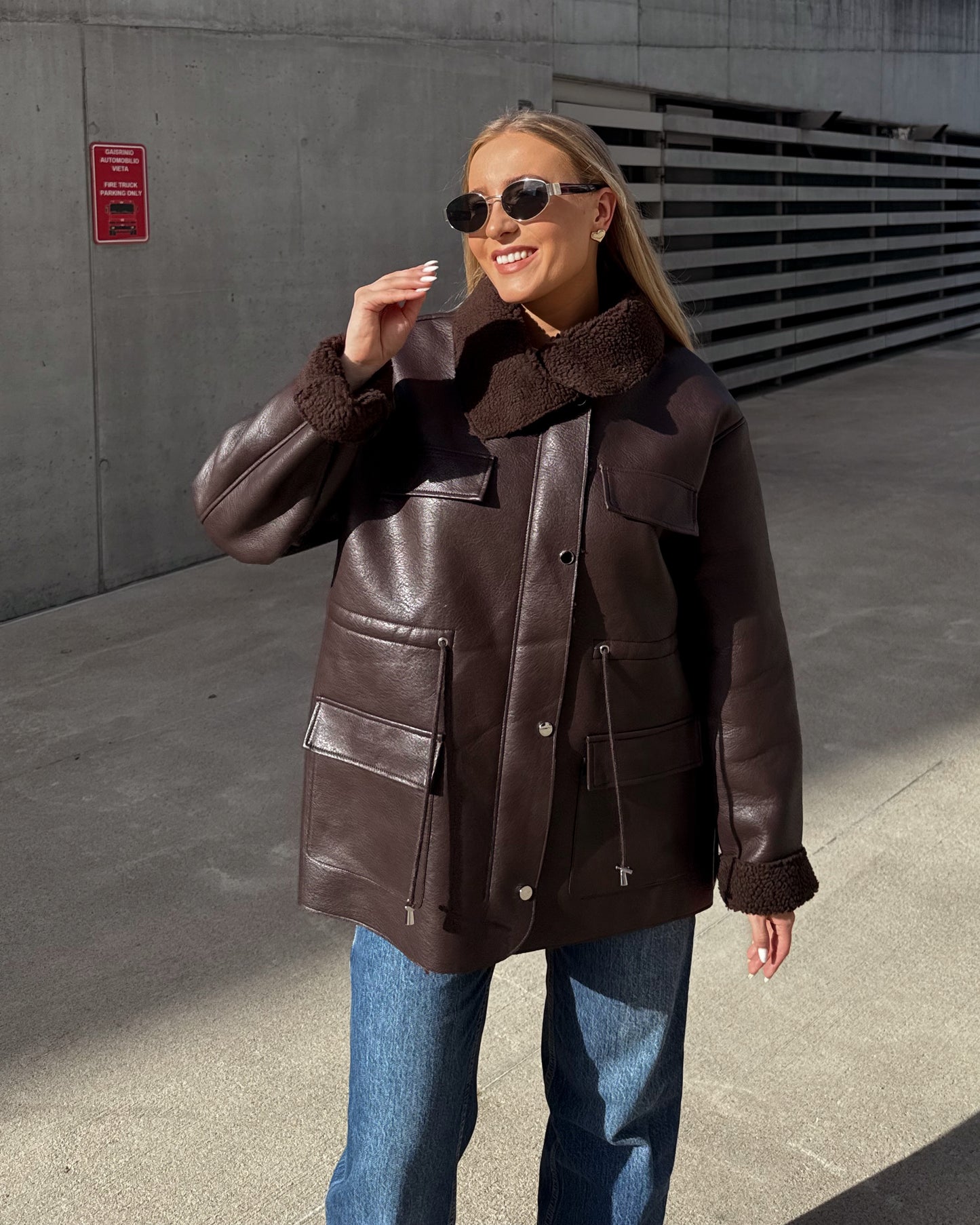 Eko odos striukė su kailiuku BRUNO