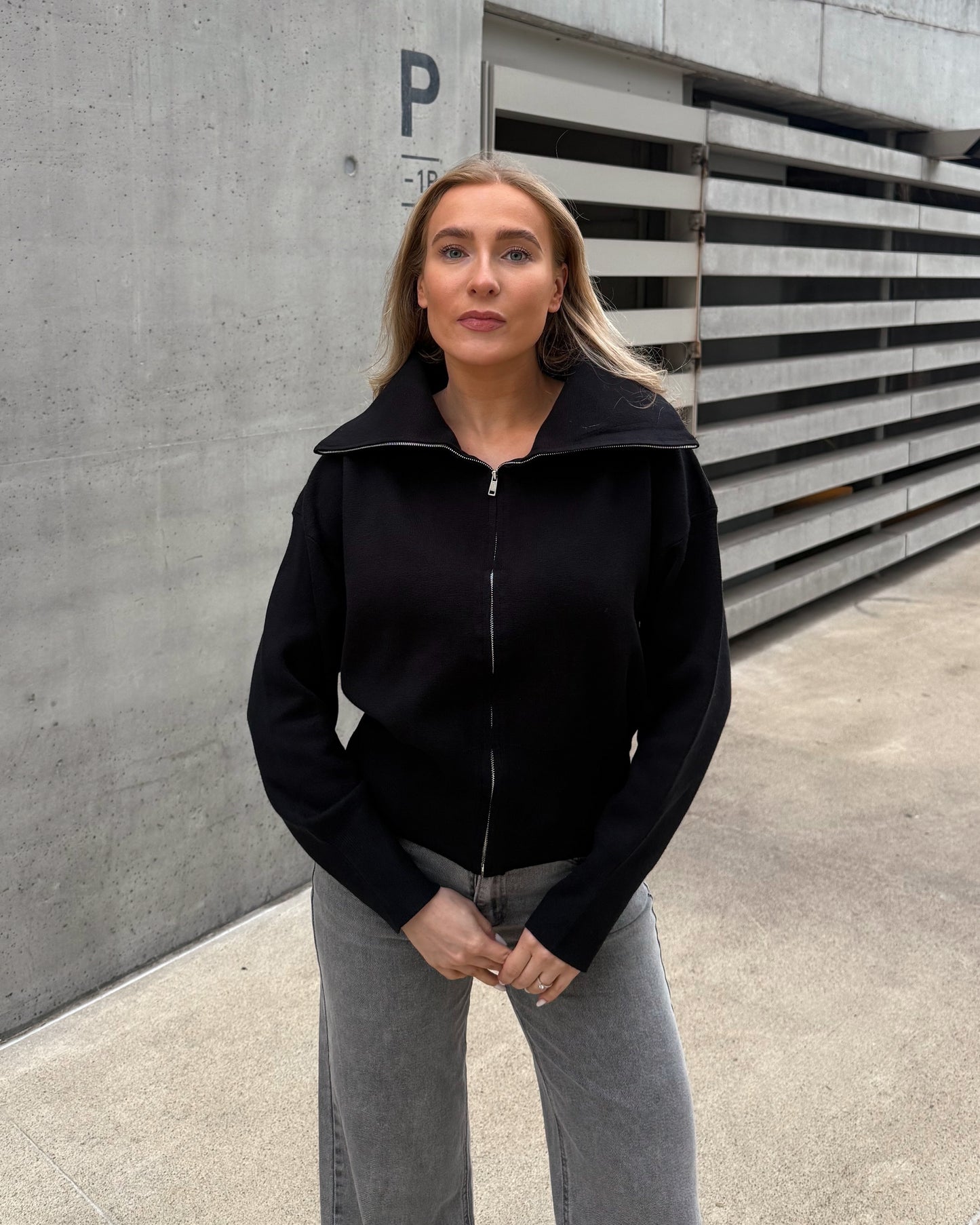 Megztukas su užtrauktuku ARIA