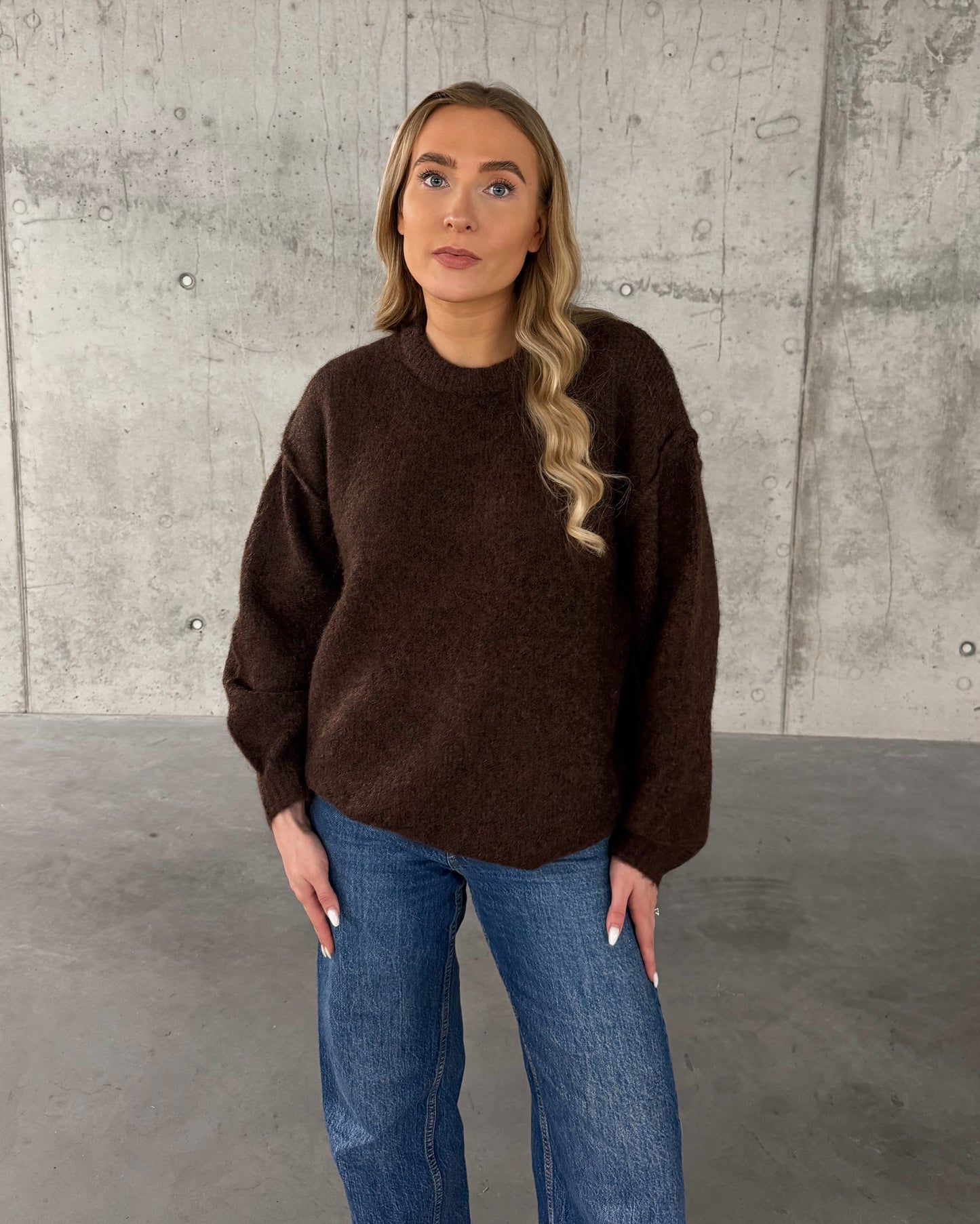 Rudos spalvos megztukas BEAR