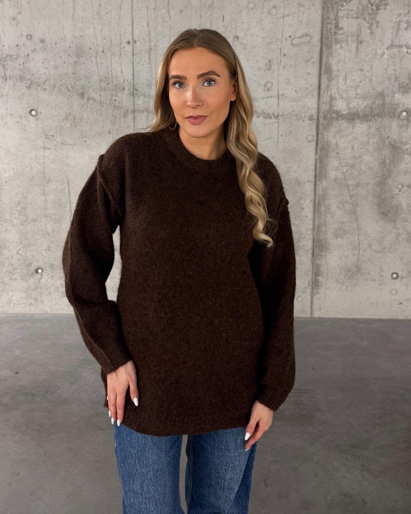 Rudos spalvos megztukas BEAR