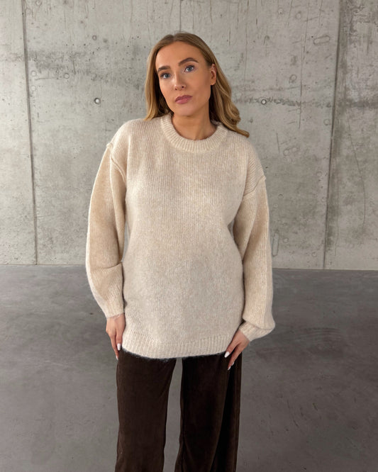 Smėlio spalvos megztukas CARAMEL