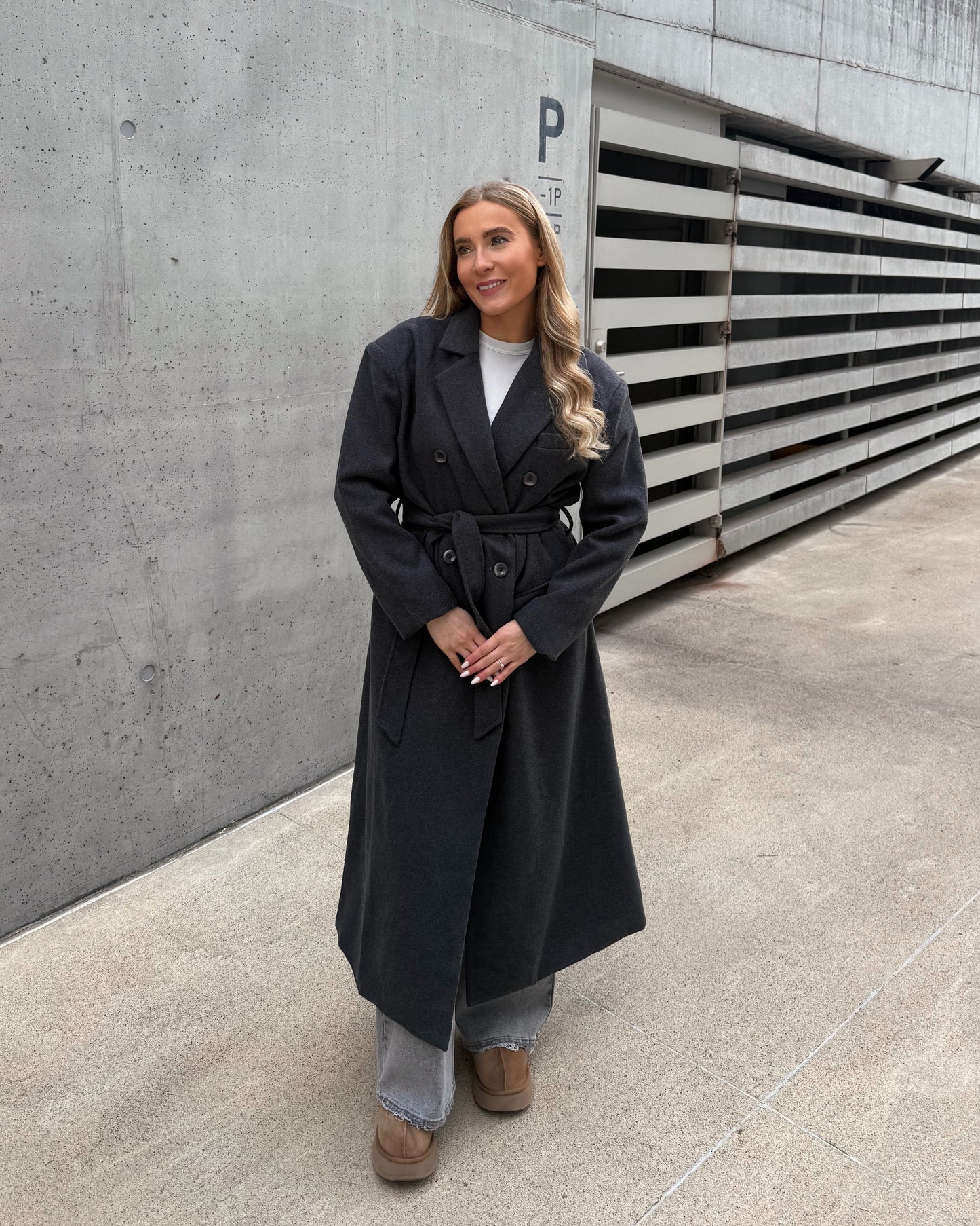 Pilkas paltas CLASSY