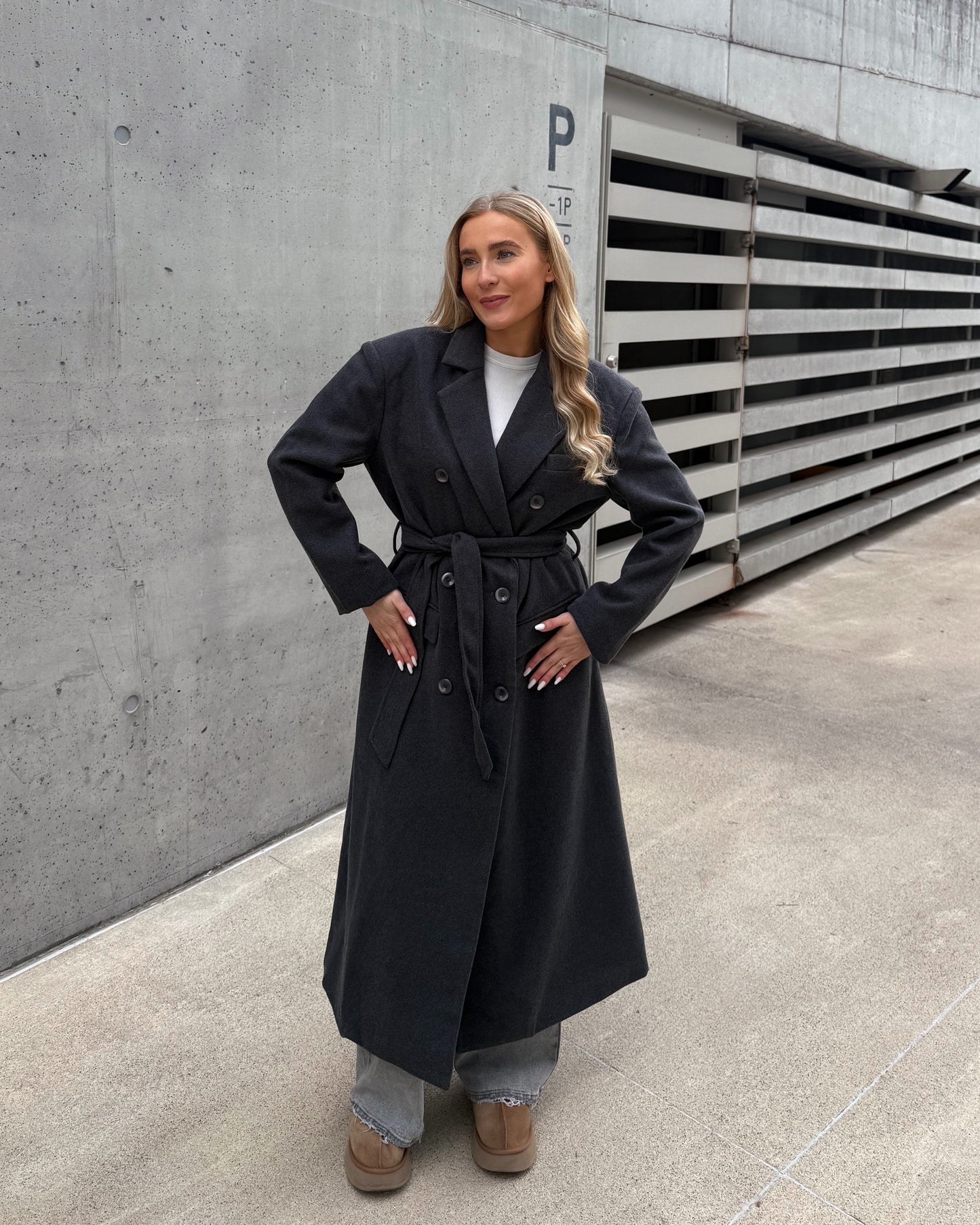 Pilkas paltas CLASSY