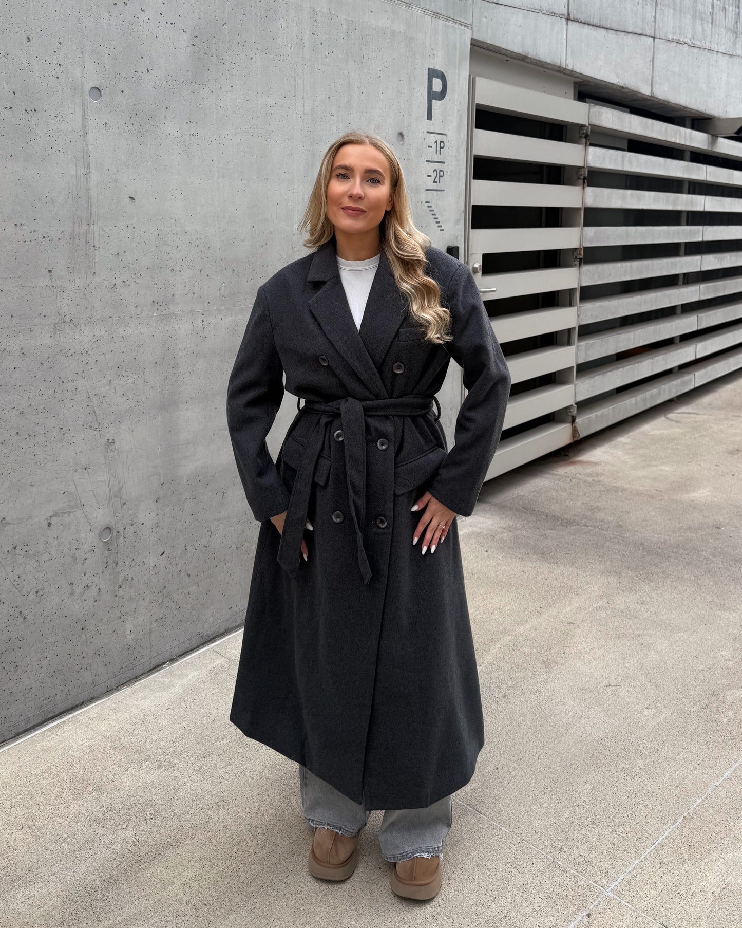 Pilkas paltas CLASSY