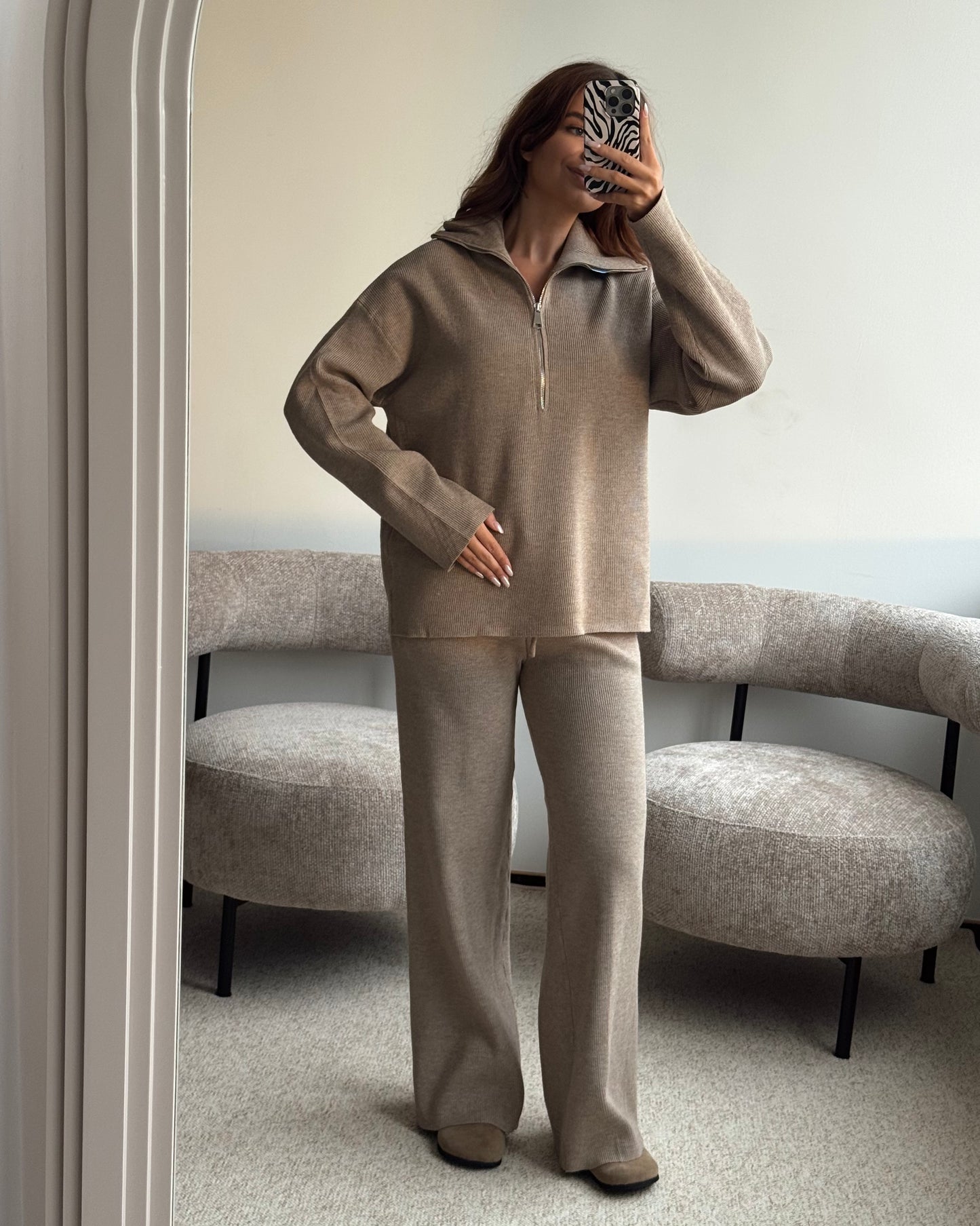 Smėlinis kostiumėlis WOOLY