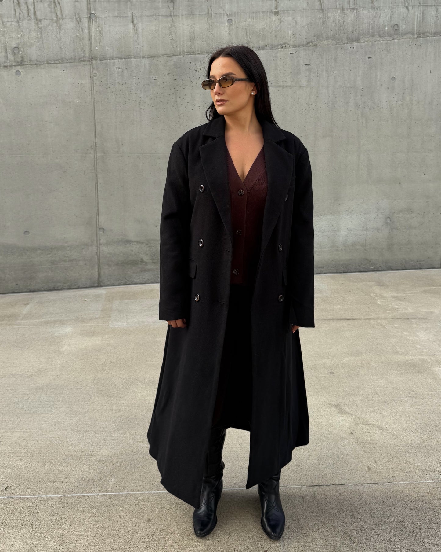 Juodas paltas CLASSY