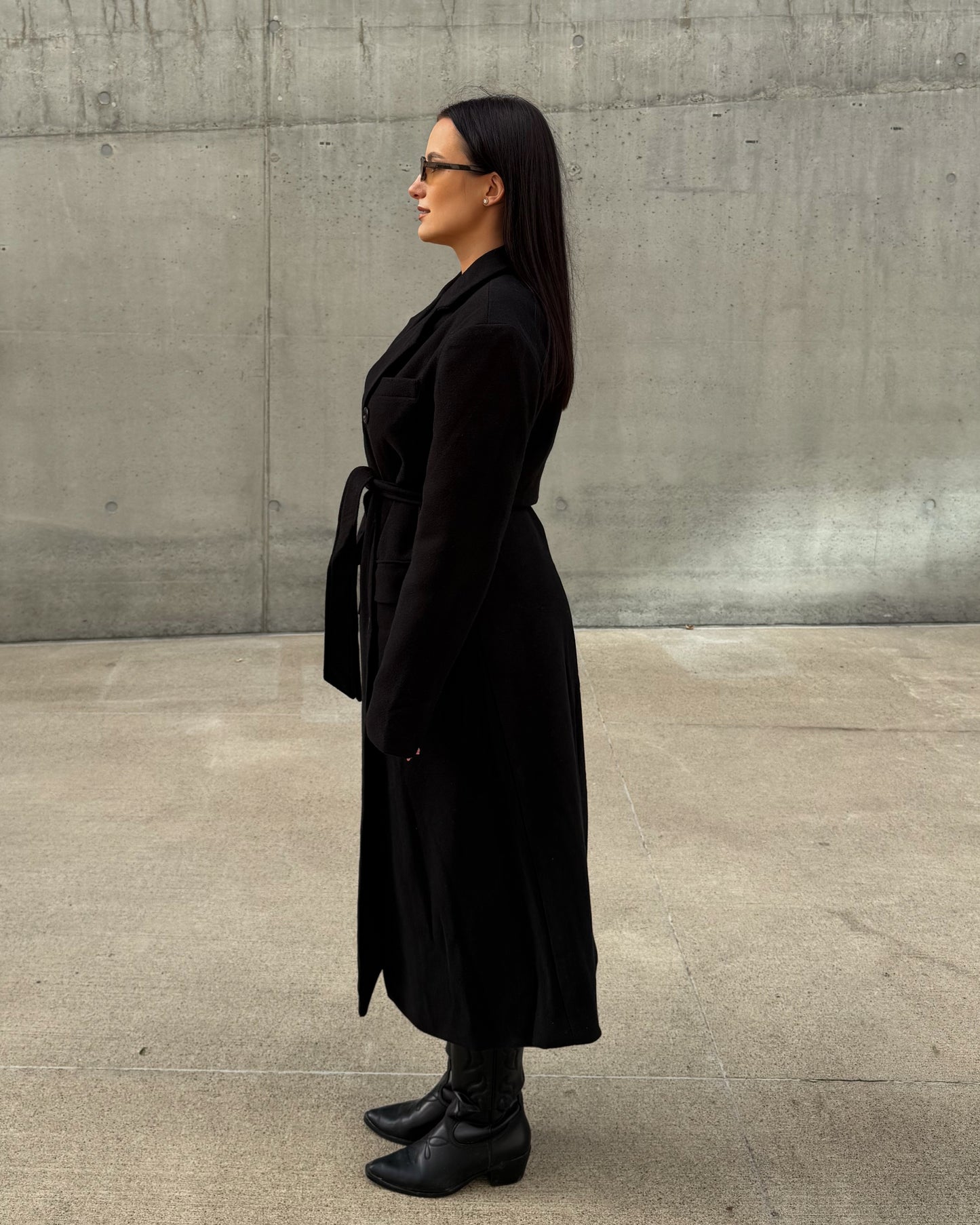 Juodas paltas CLASSY