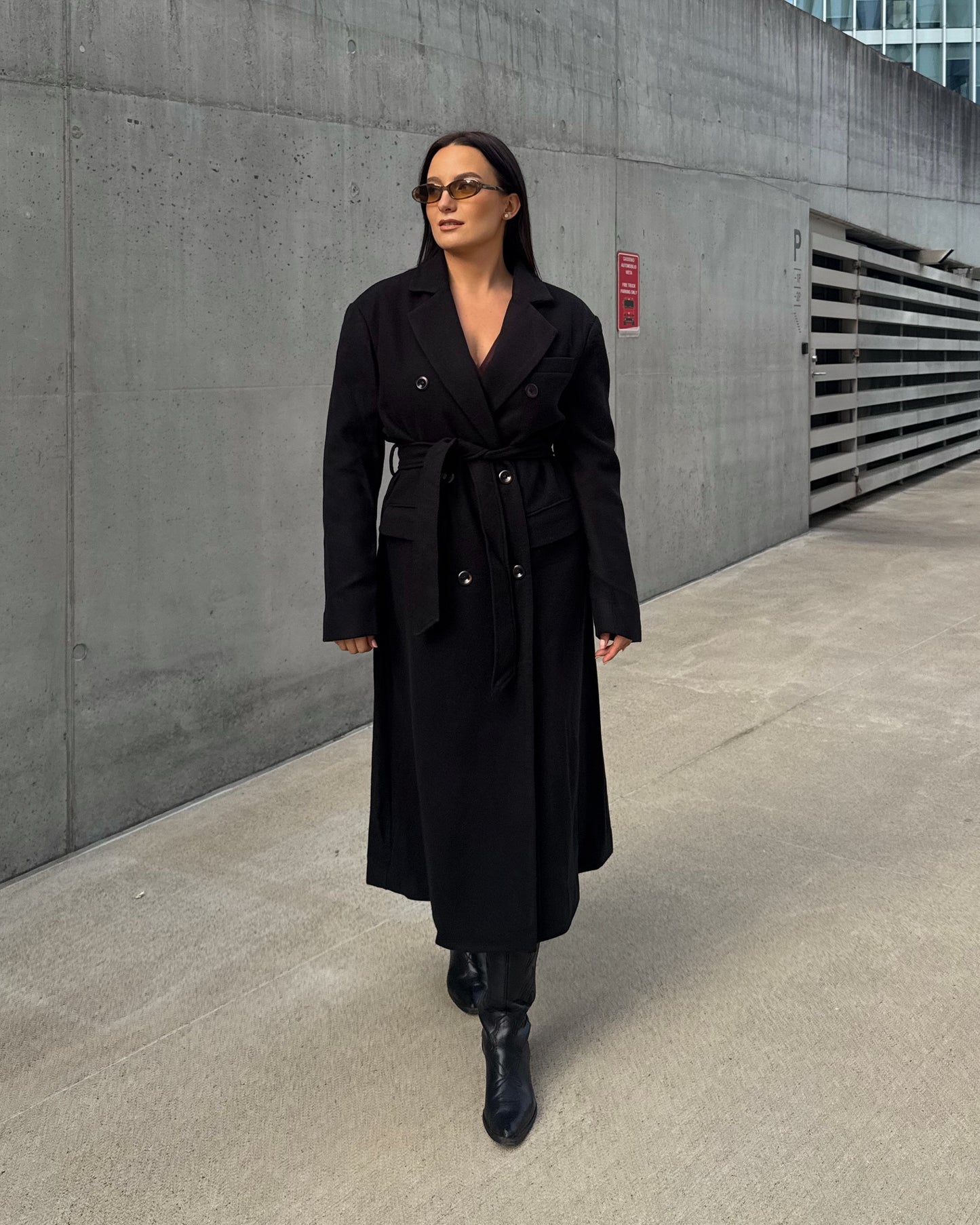 Juodas paltas CLASSY