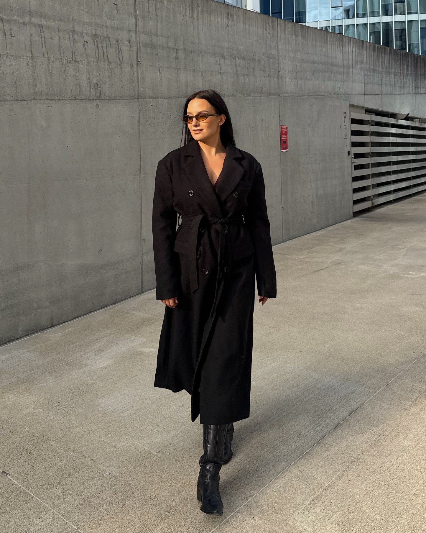 Juodas paltas CLASSY