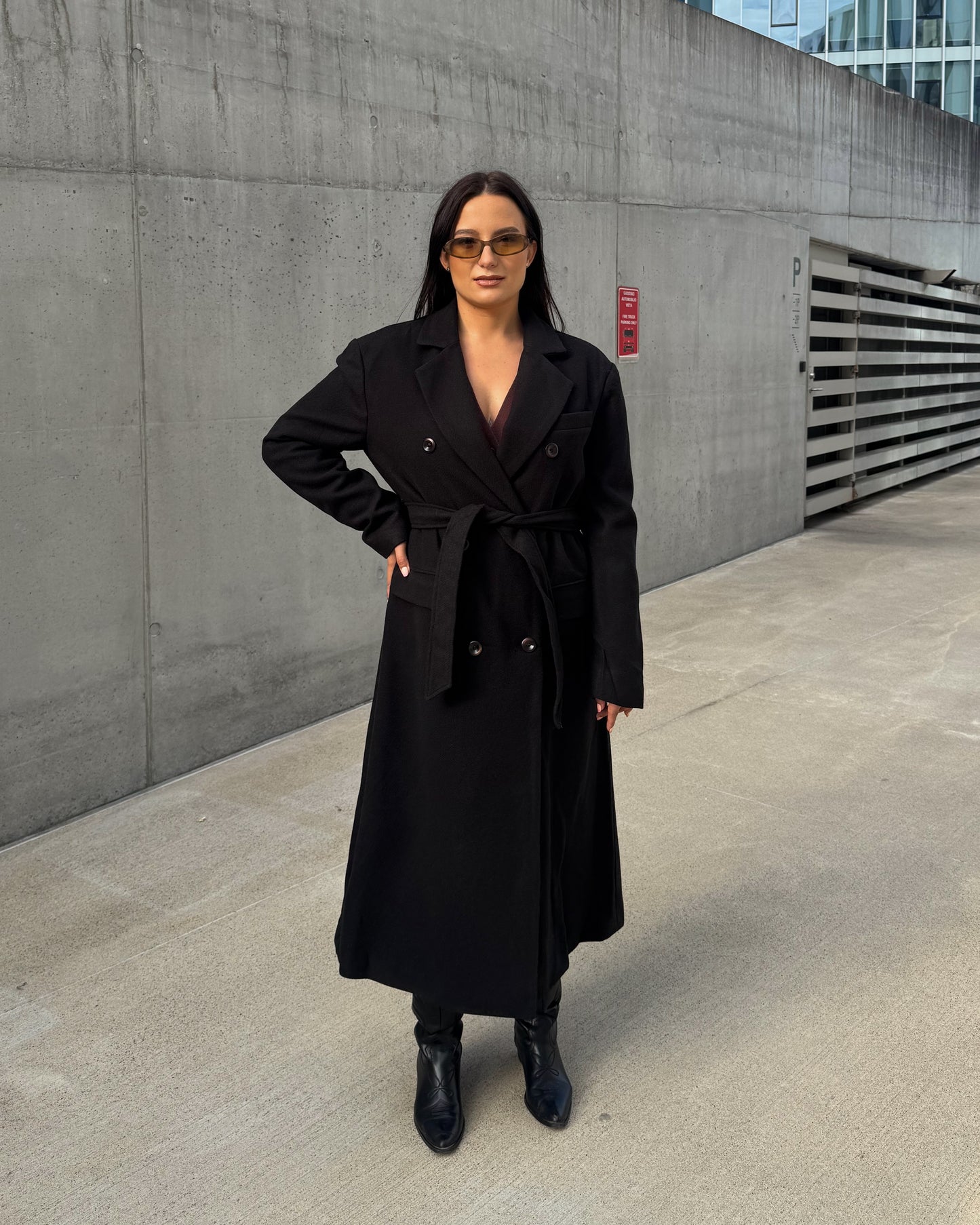 Juodas paltas CLASSY