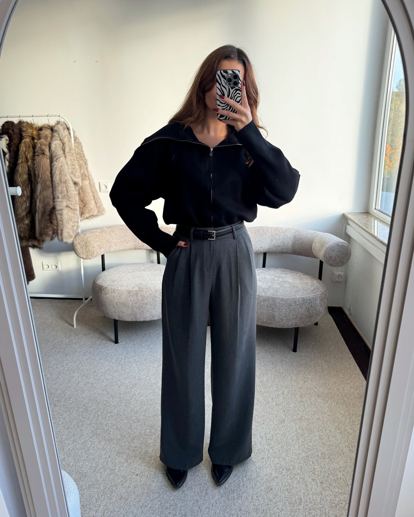 Pilkos klasikinės kelnės su diržu ASHEN