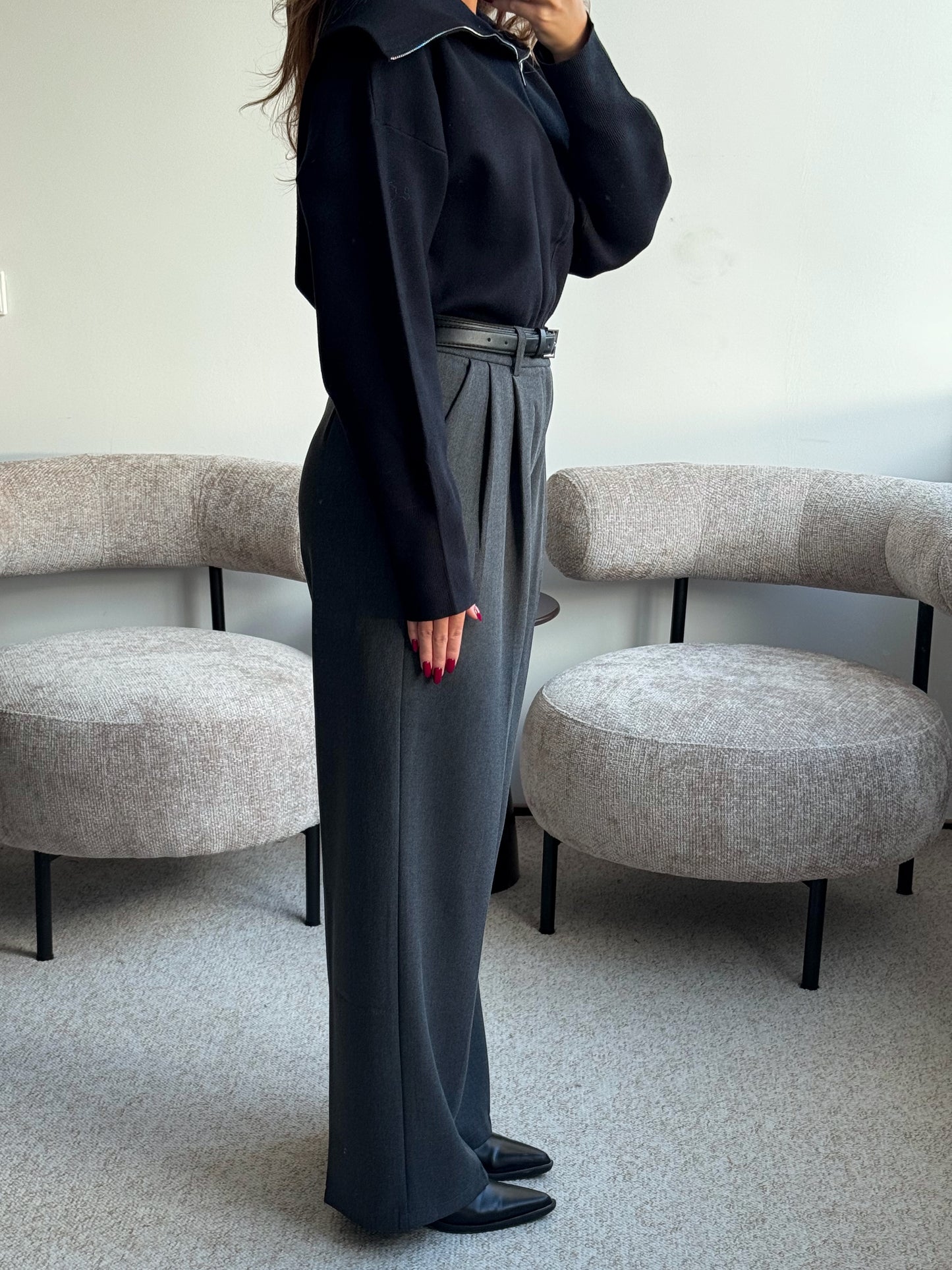 Pilkos klasikinės kelnės su diržu ASHEN