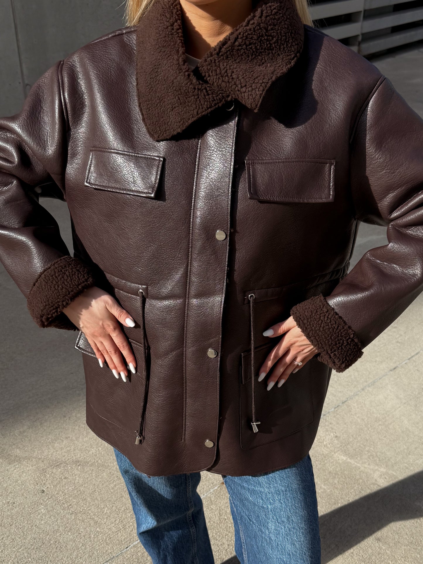 Eko odos striukė su kailiuku BRUNO