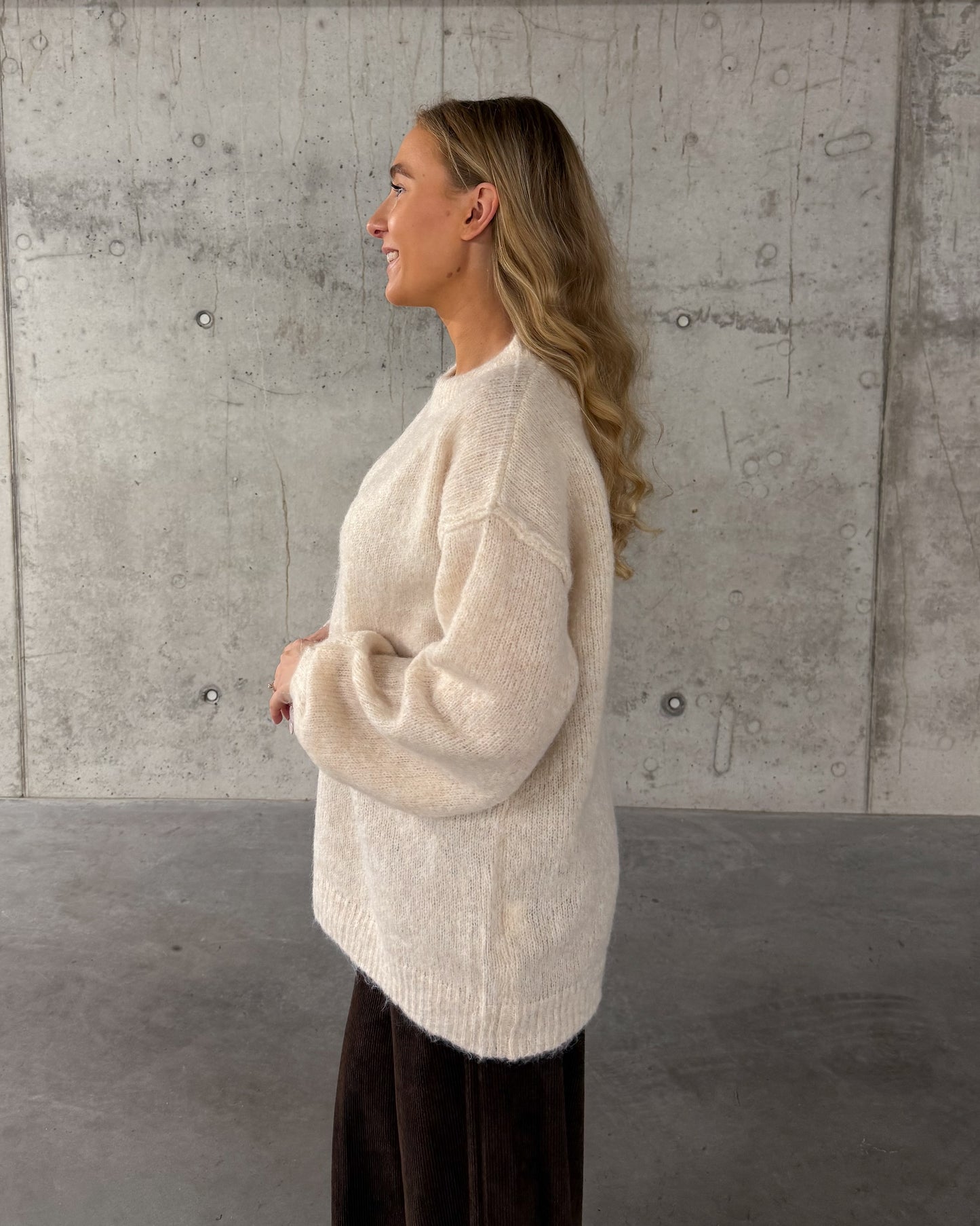 Smėlio spalvos megztukas CARAMEL