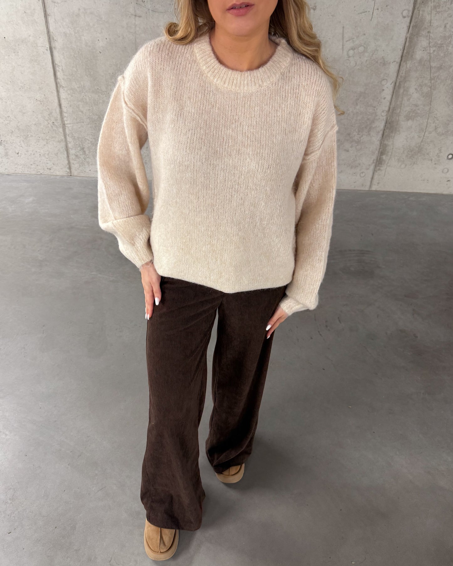 Smėlio spalvos megztukas CARAMEL