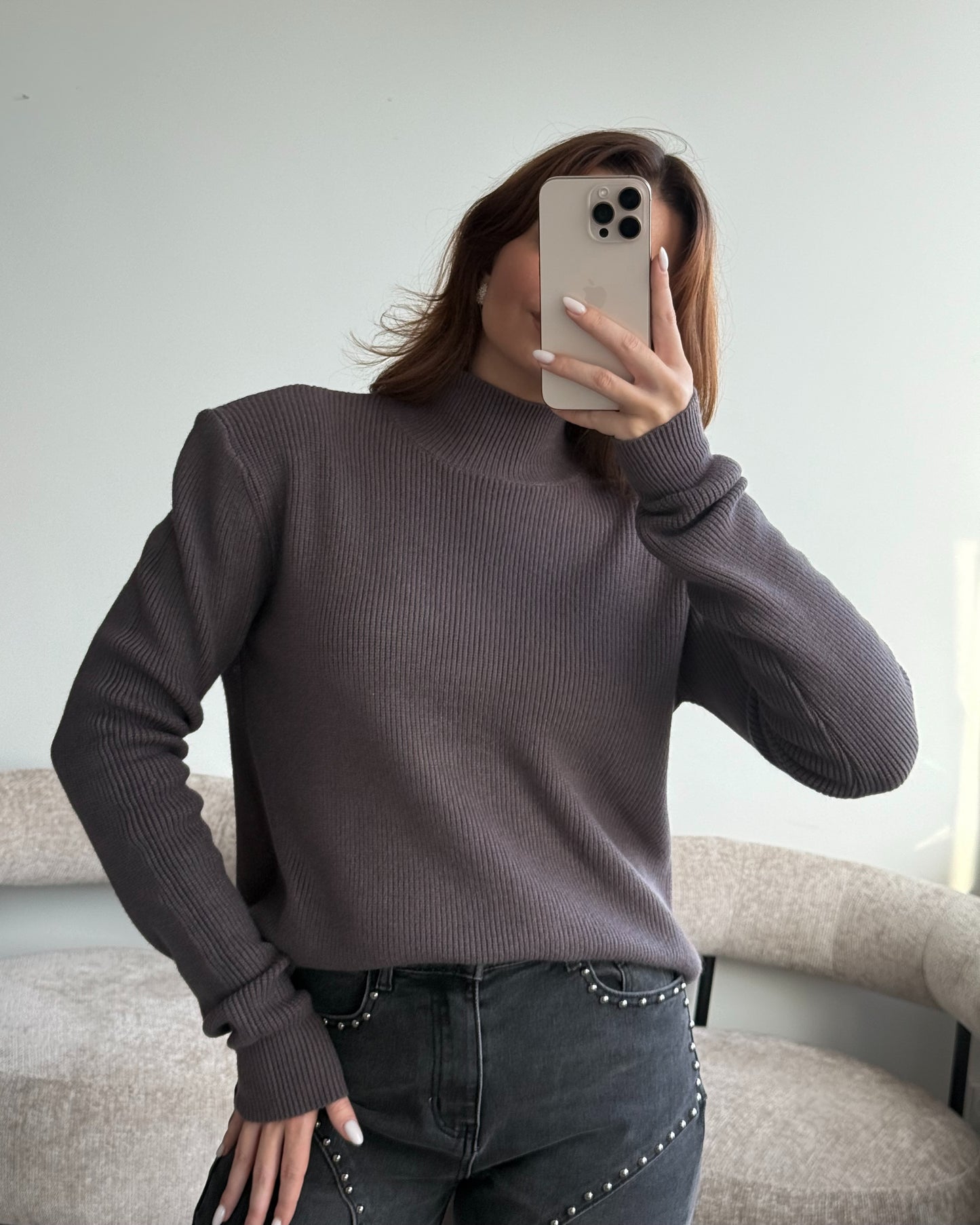 Pilkas megztukas su petukais GRAPHITE