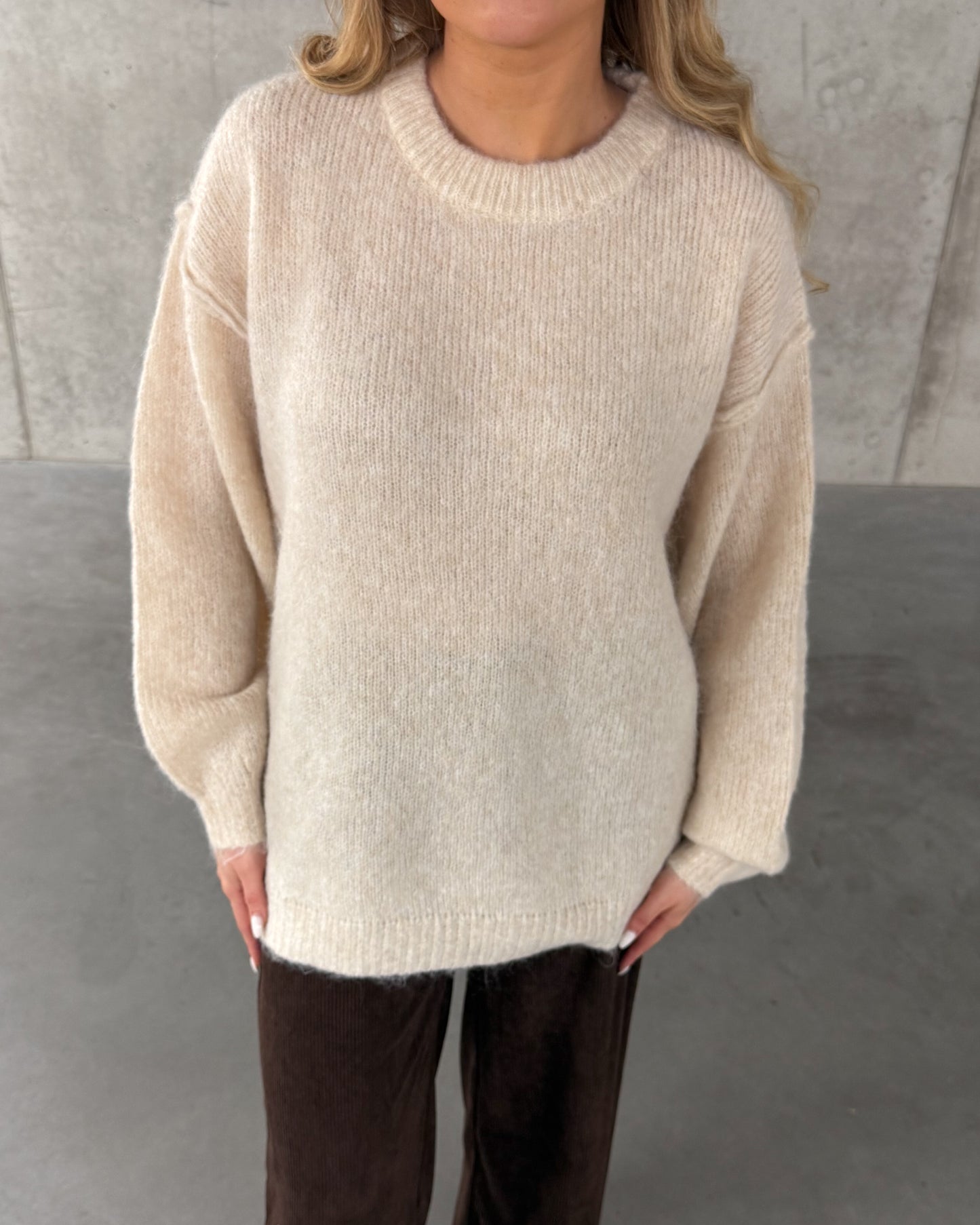 Smėlio spalvos megztukas CARAMEL