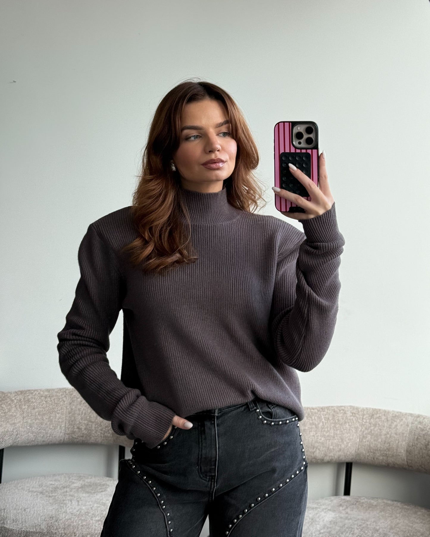 Pilkas megztukas su petukais GRAPHITE