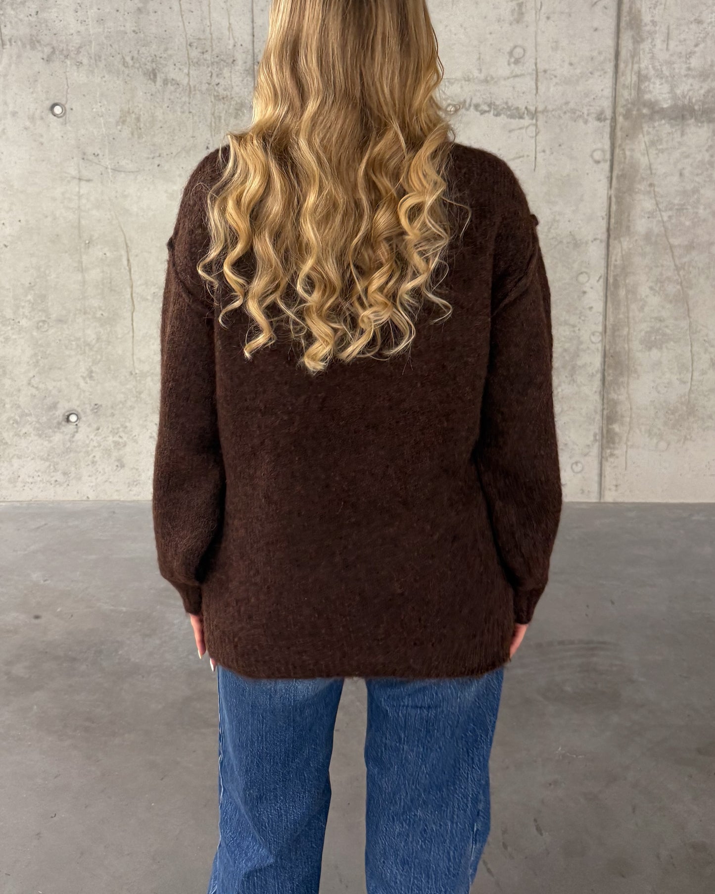 Rudos spalvos megztukas BEAR