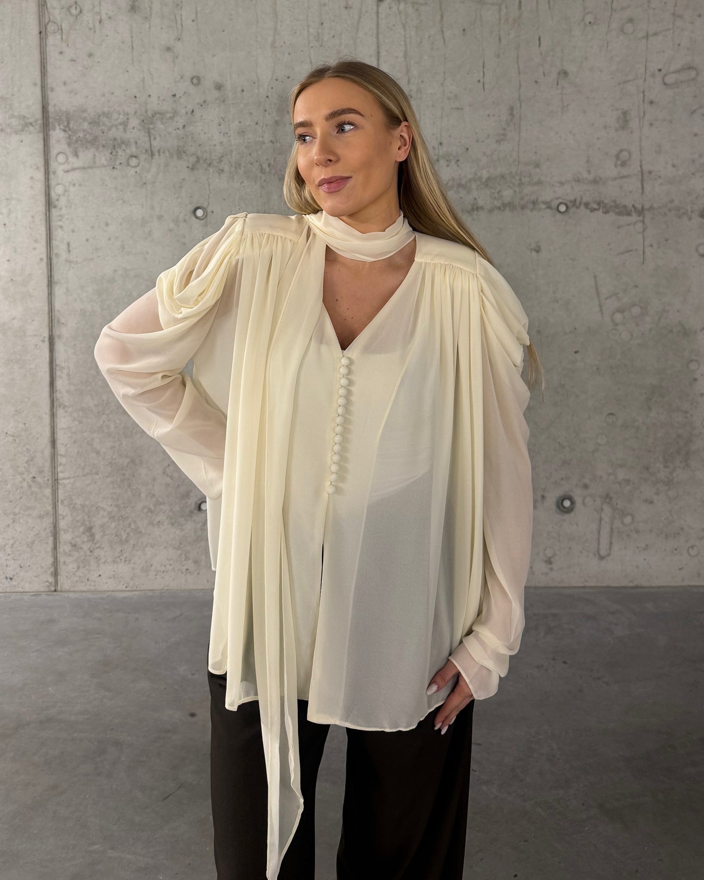 Palaidinė su šalikėliu CHARM