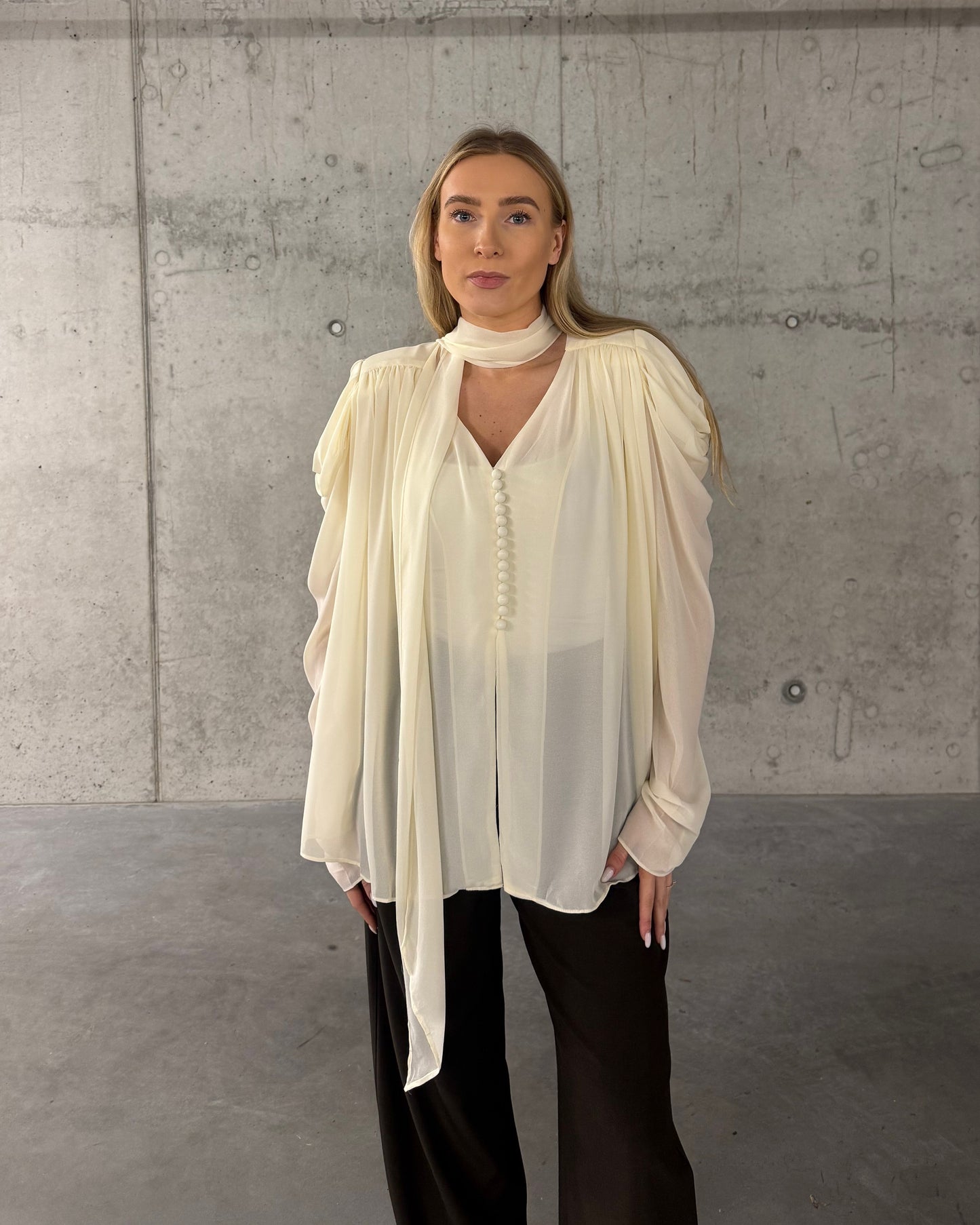 Palaidinė su šalikėliu CHARM