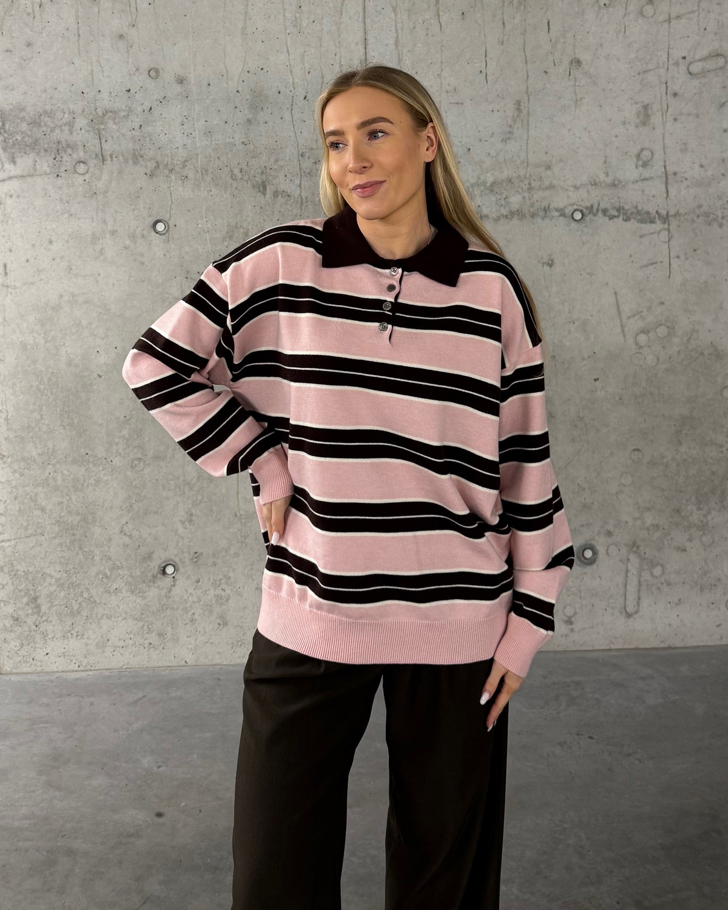 Dryžuotas megztukas BLOOM