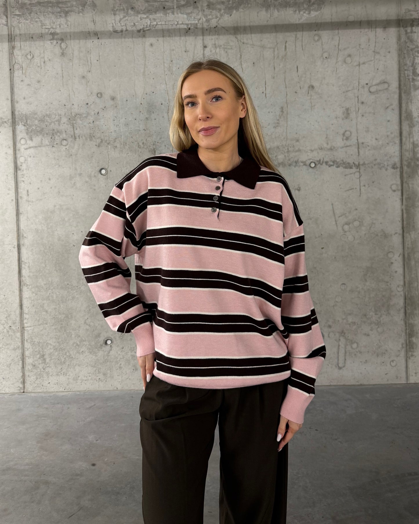 Dryžuotas megztukas BLOOM