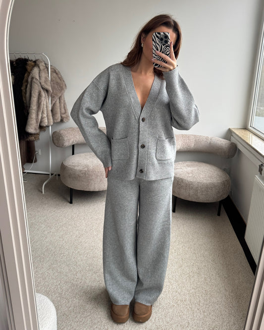 Pilkas kostiumėlis CLOUD