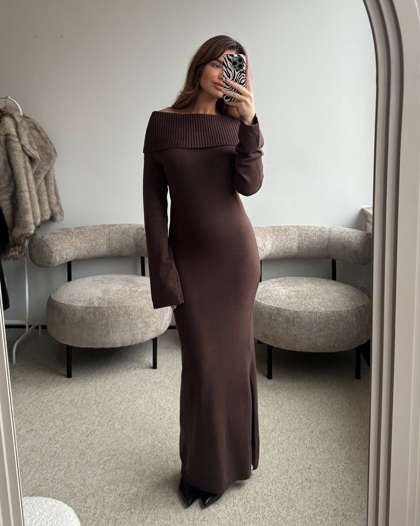 Šokoladinė suknelė ELEGANCE