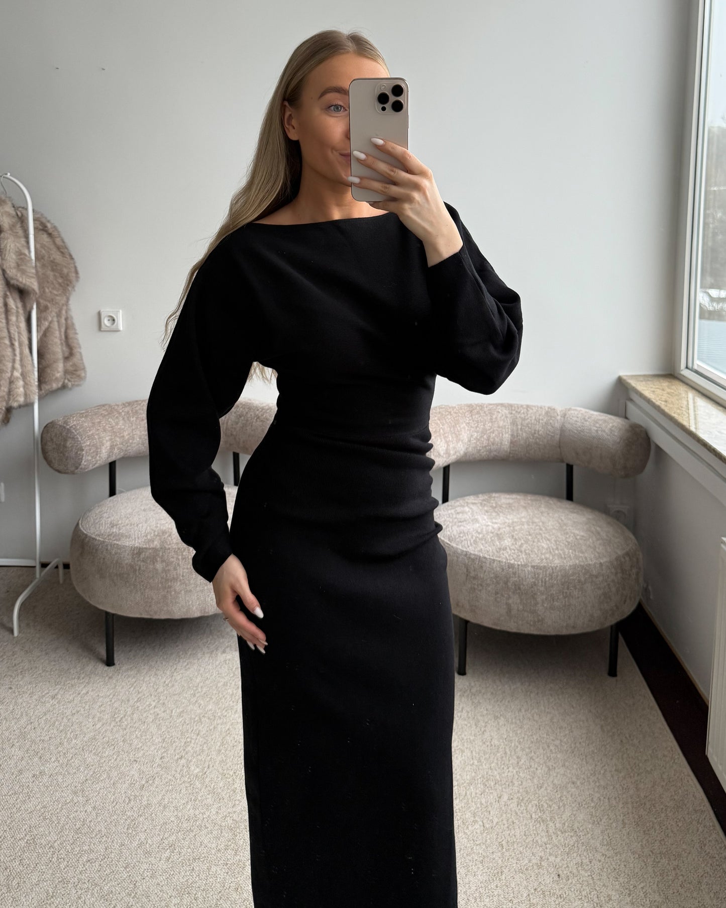 Juoda suknelė EASE