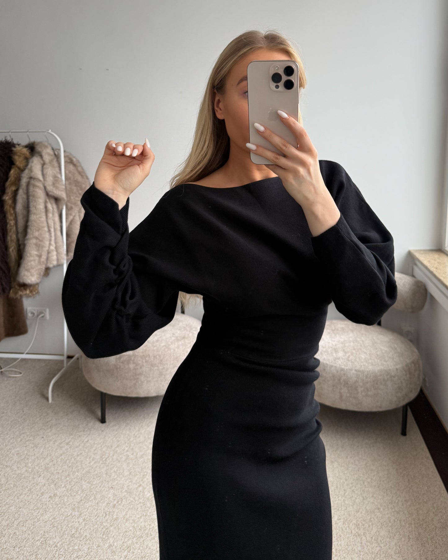 Juoda suknelė EASE