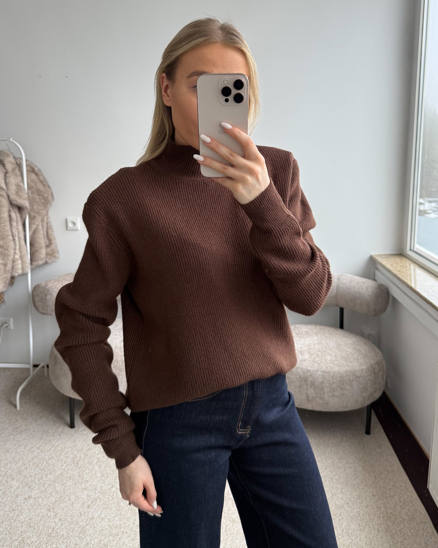 Rudas megztukas su petukais NUT